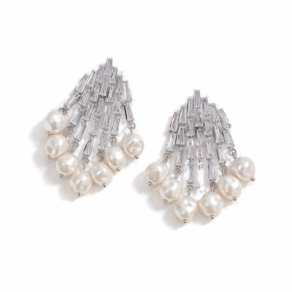 Diamondfall Pearl Earring
