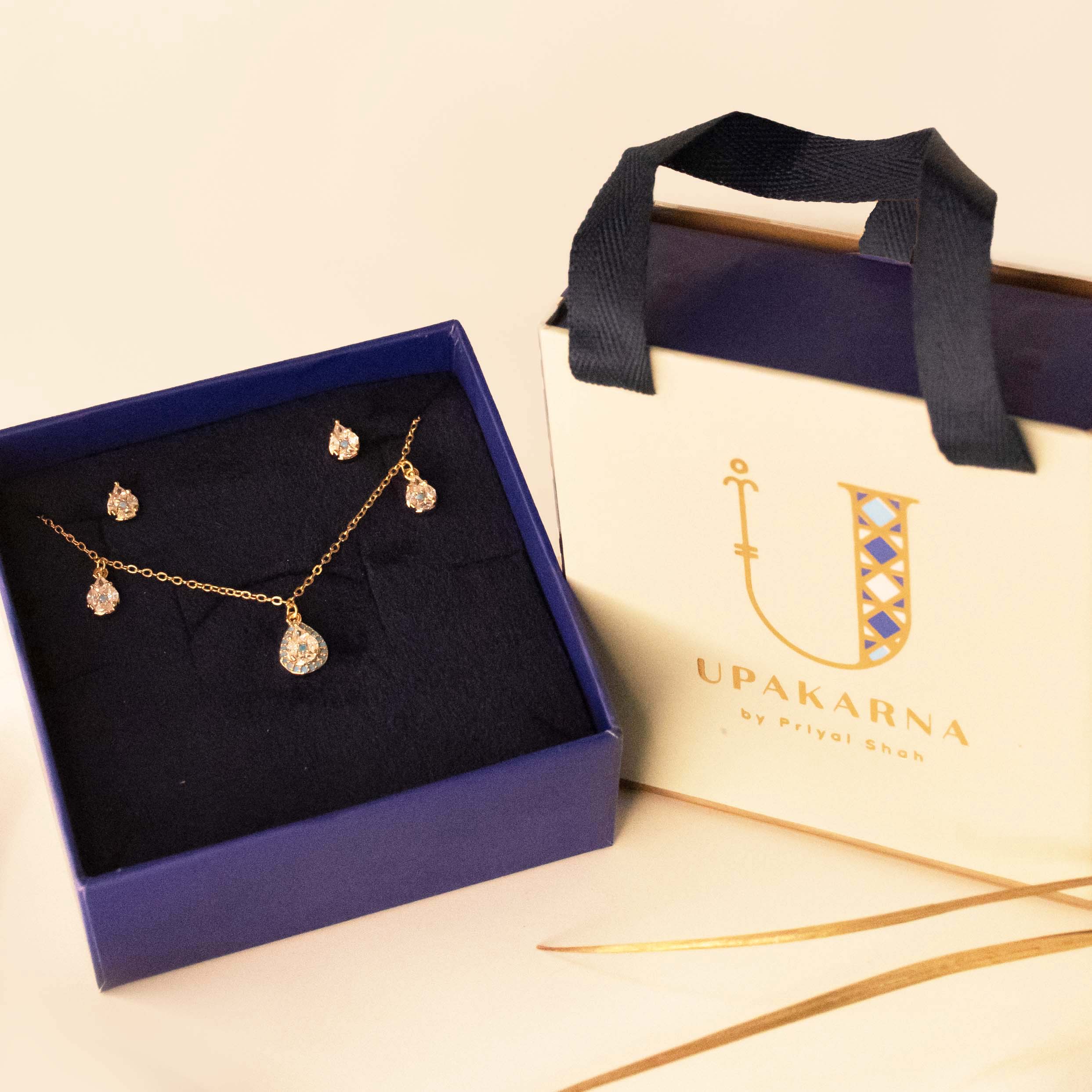 Pear Embedded Necklace Gift Set