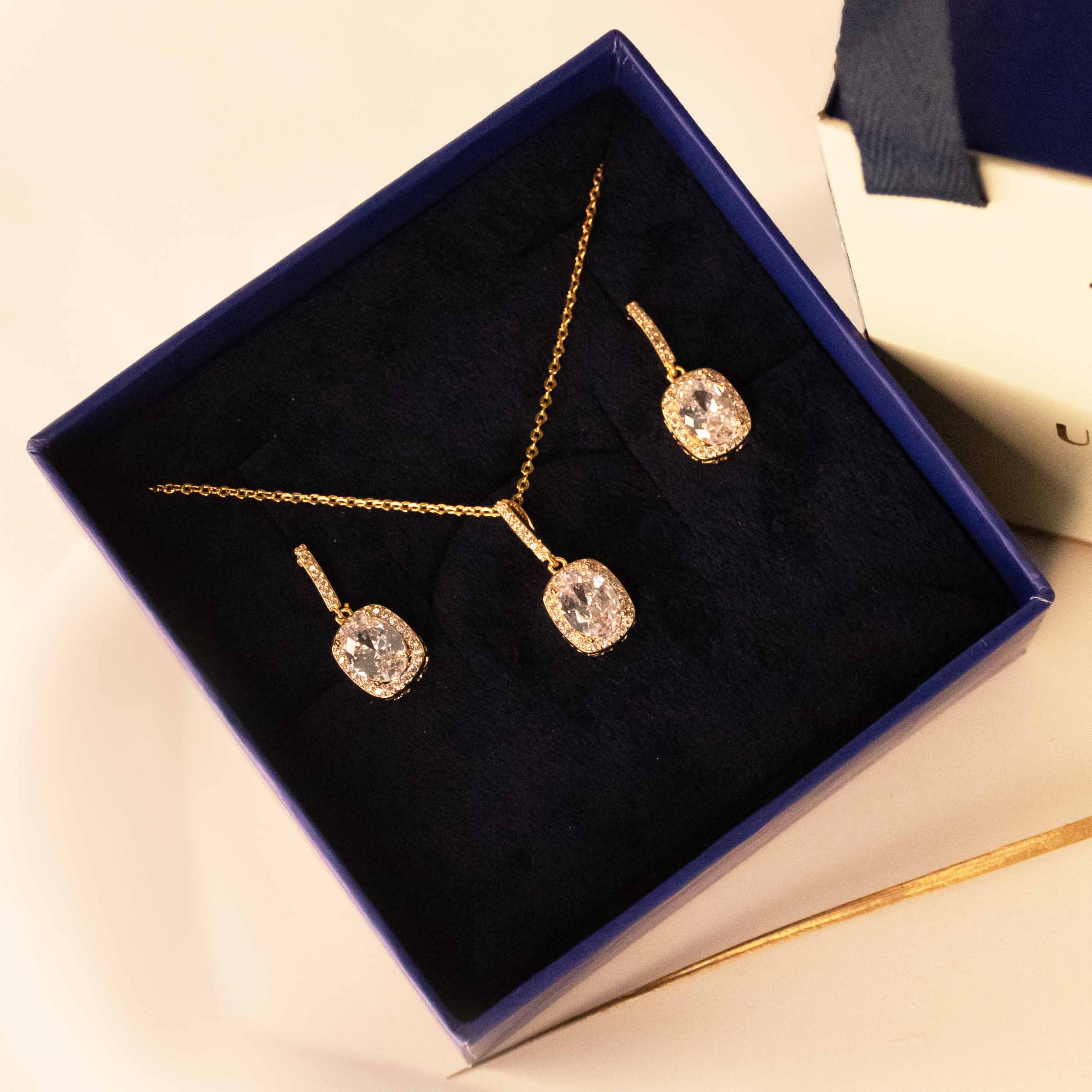 Oval shaped Diamond Necklace Gift Set - Main Image