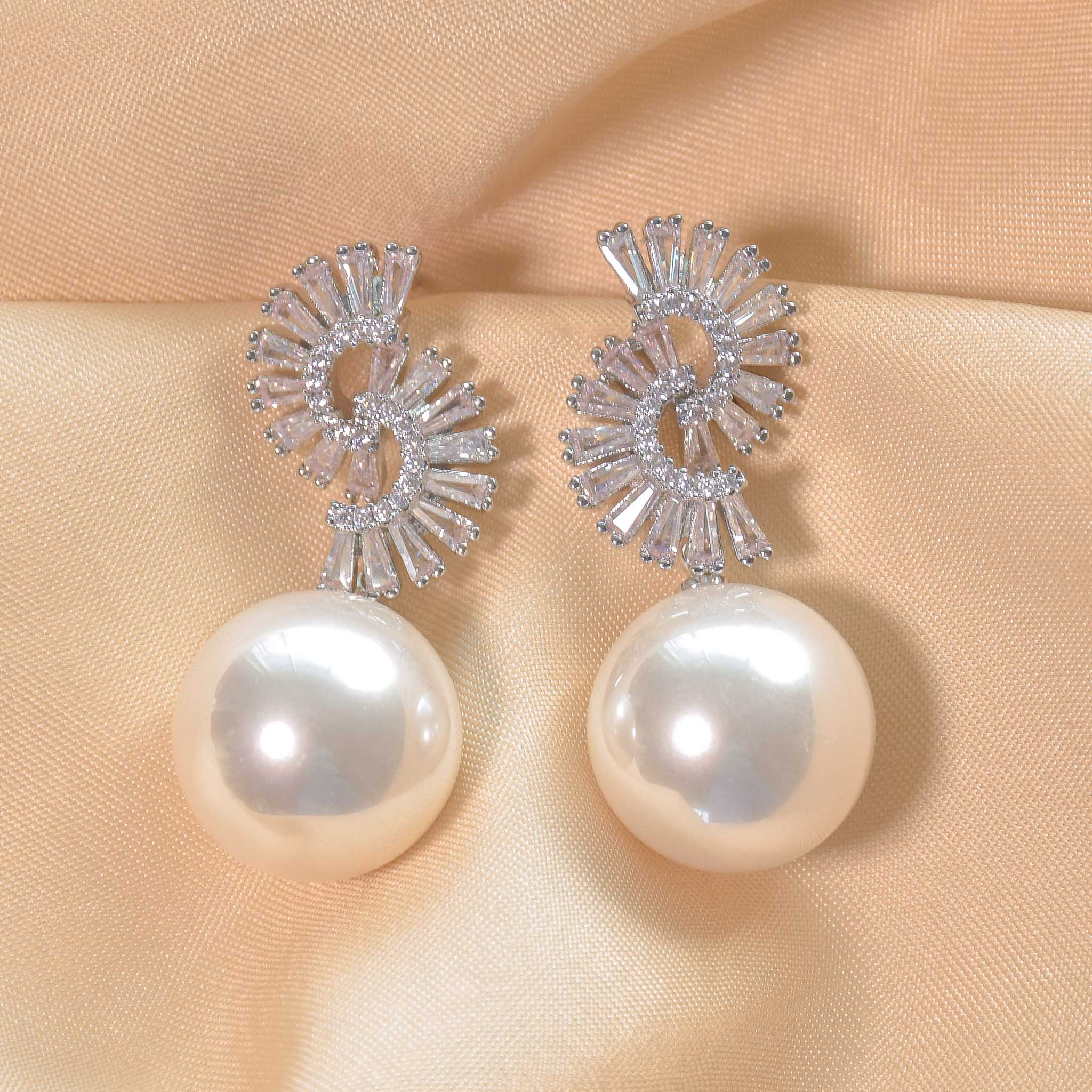 Gleaming Pearl Earrings