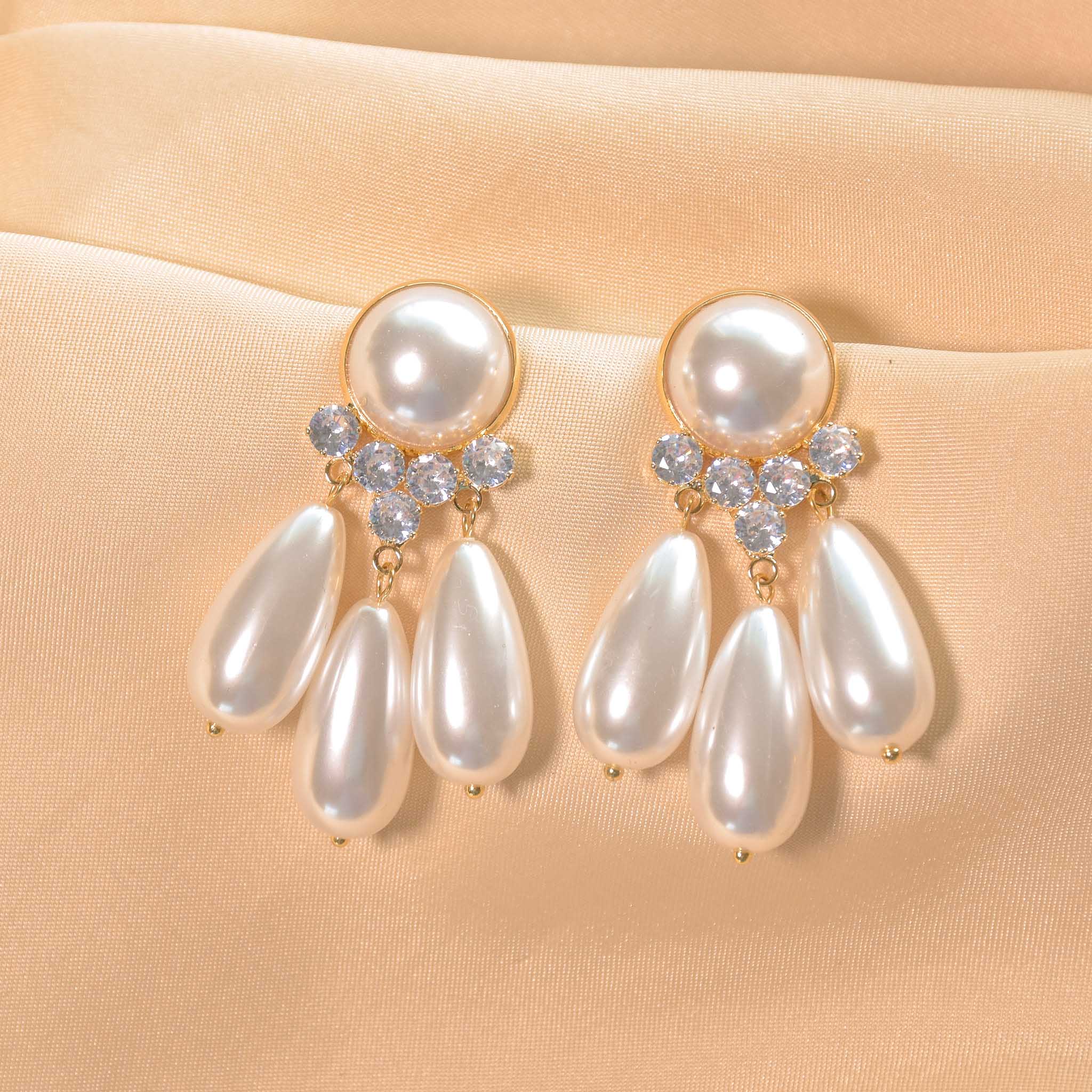 Triple Teardrop Pearl Earring