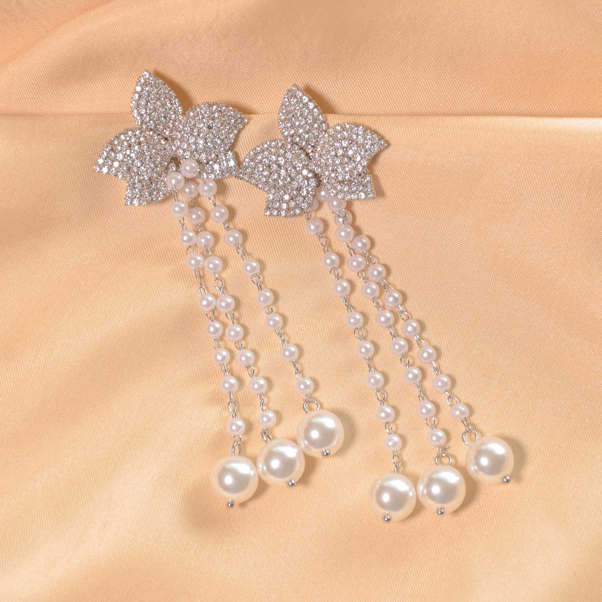 Bloomveil Pearl Earrings