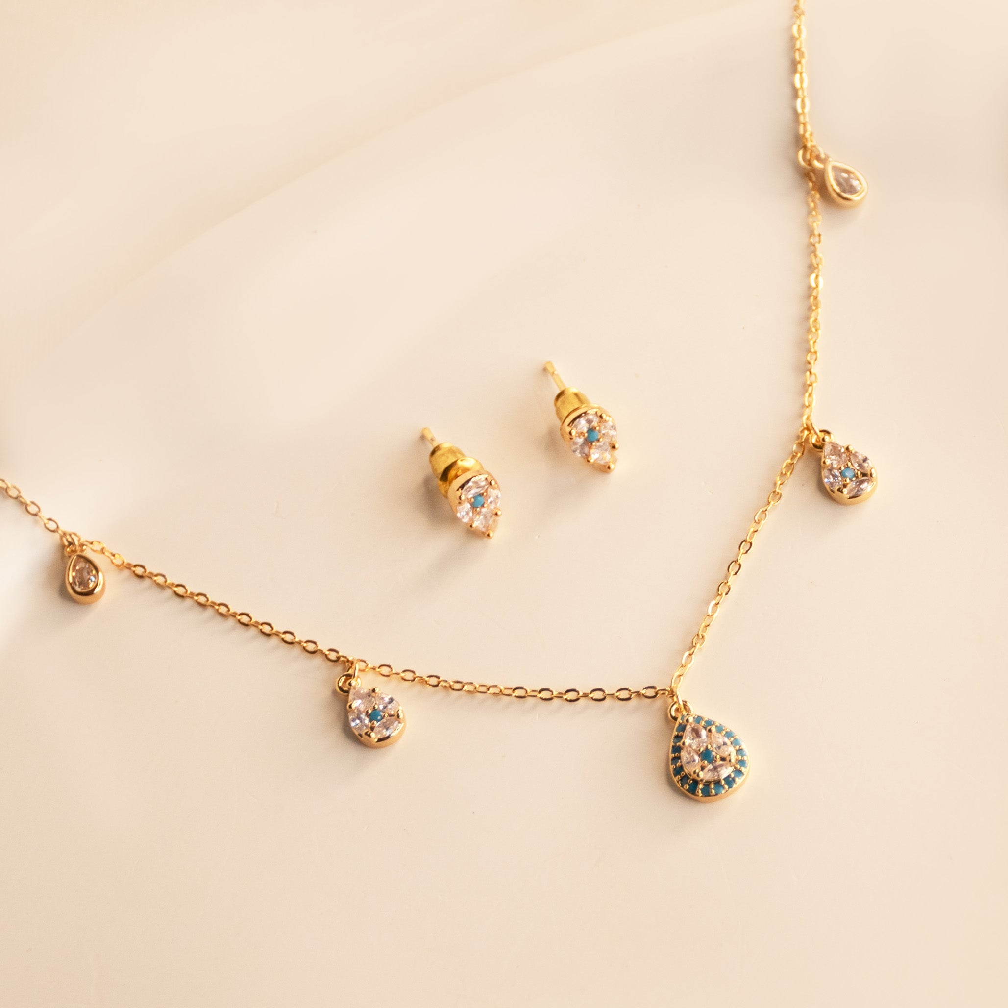 Pear Embedded Necklace Gift Set