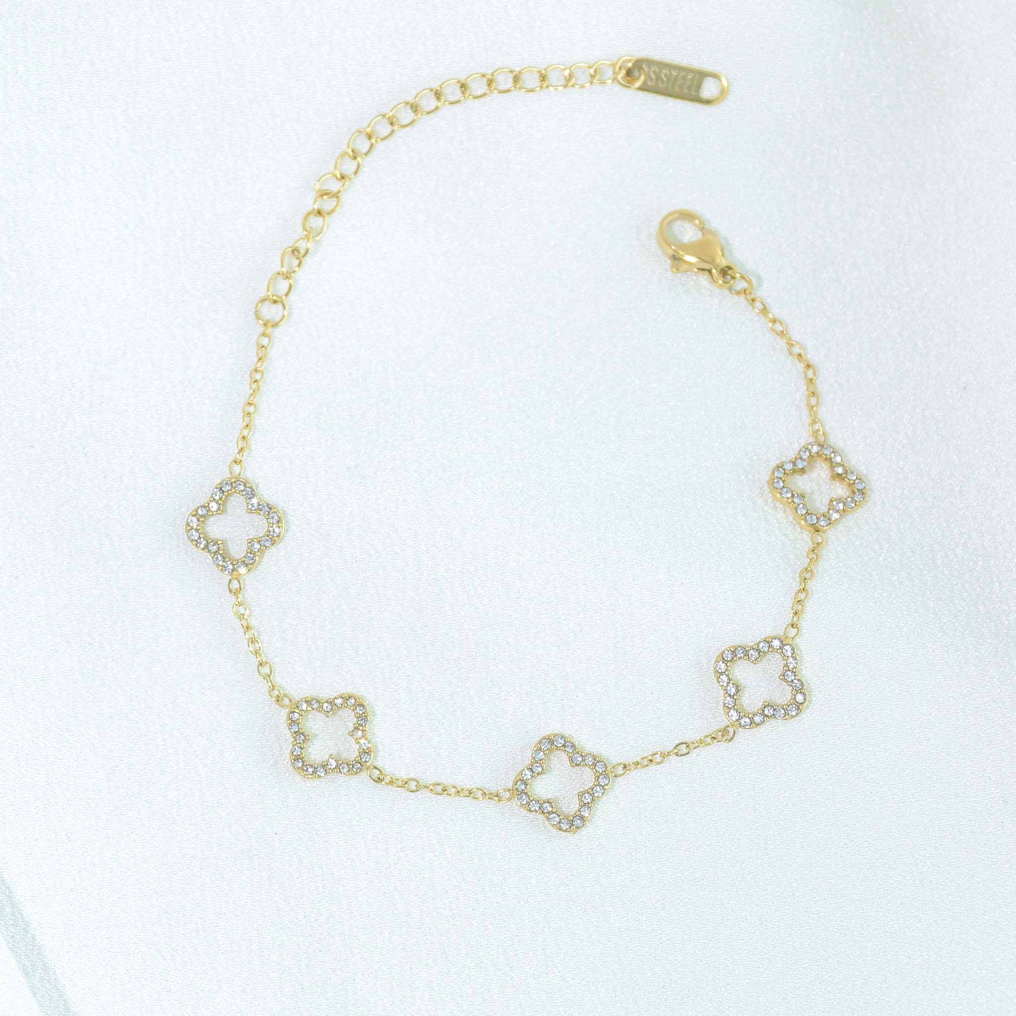 Elegant Clover Charm Bracelet