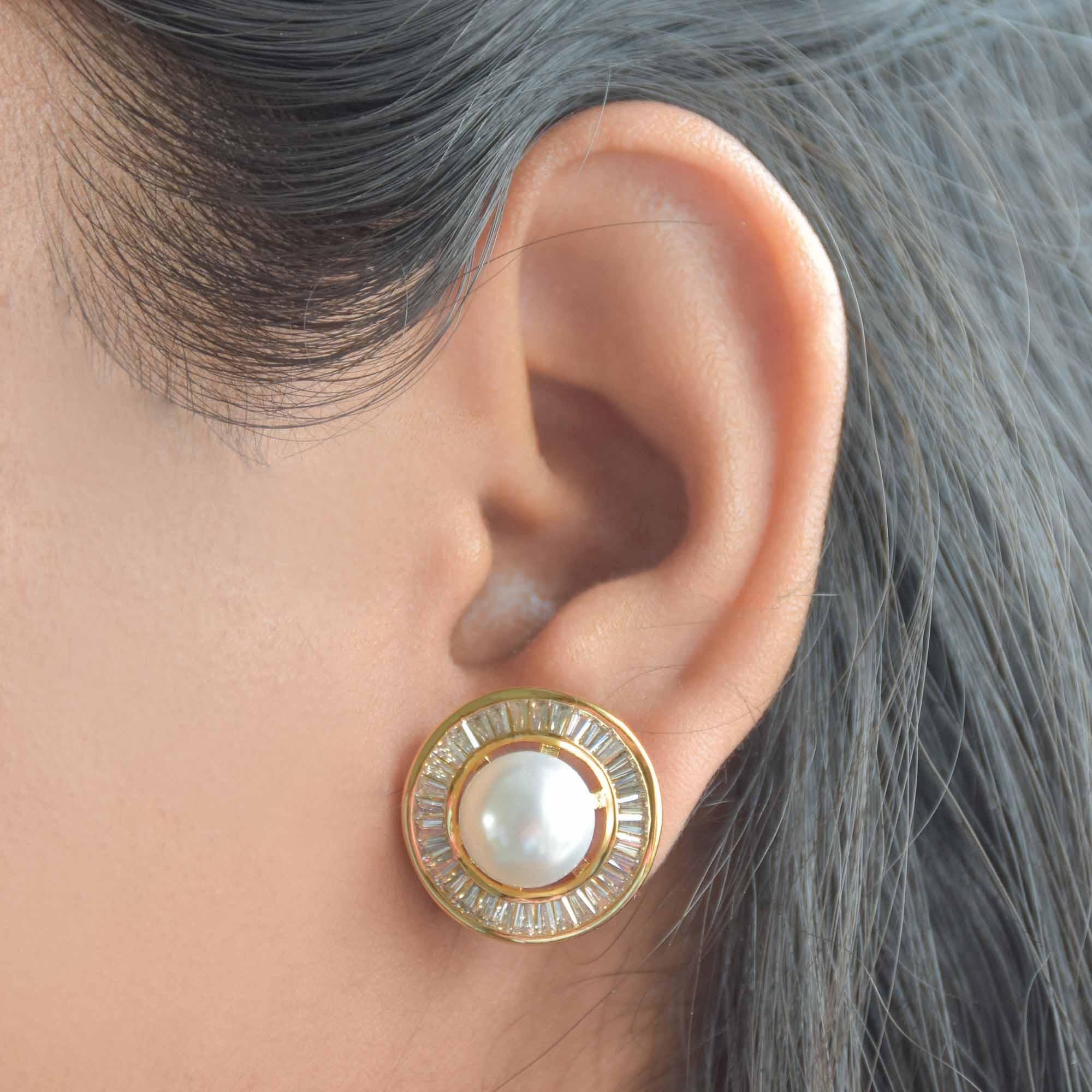 Gold Rim Pearl Earrings