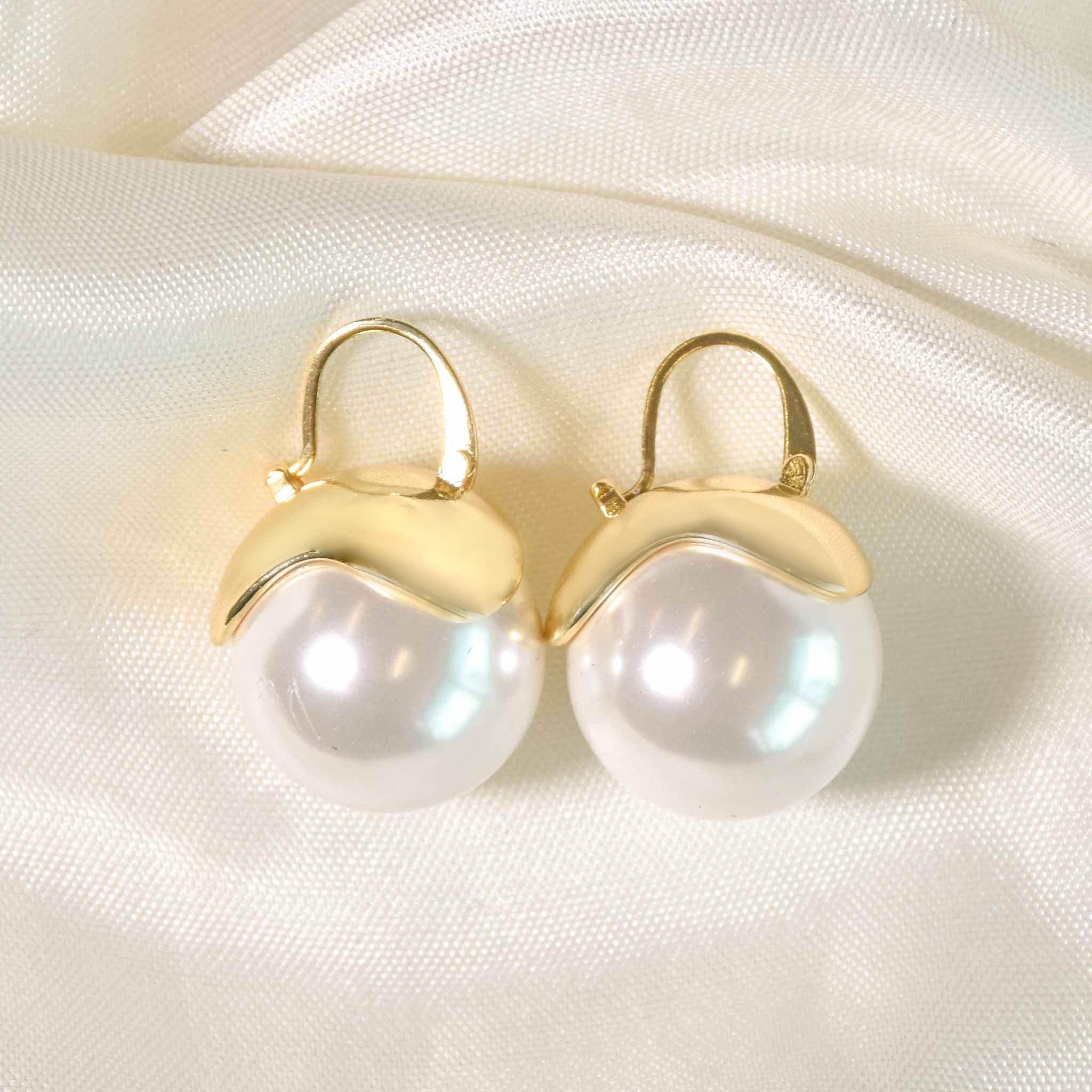 Sea Pearl Drop Earring