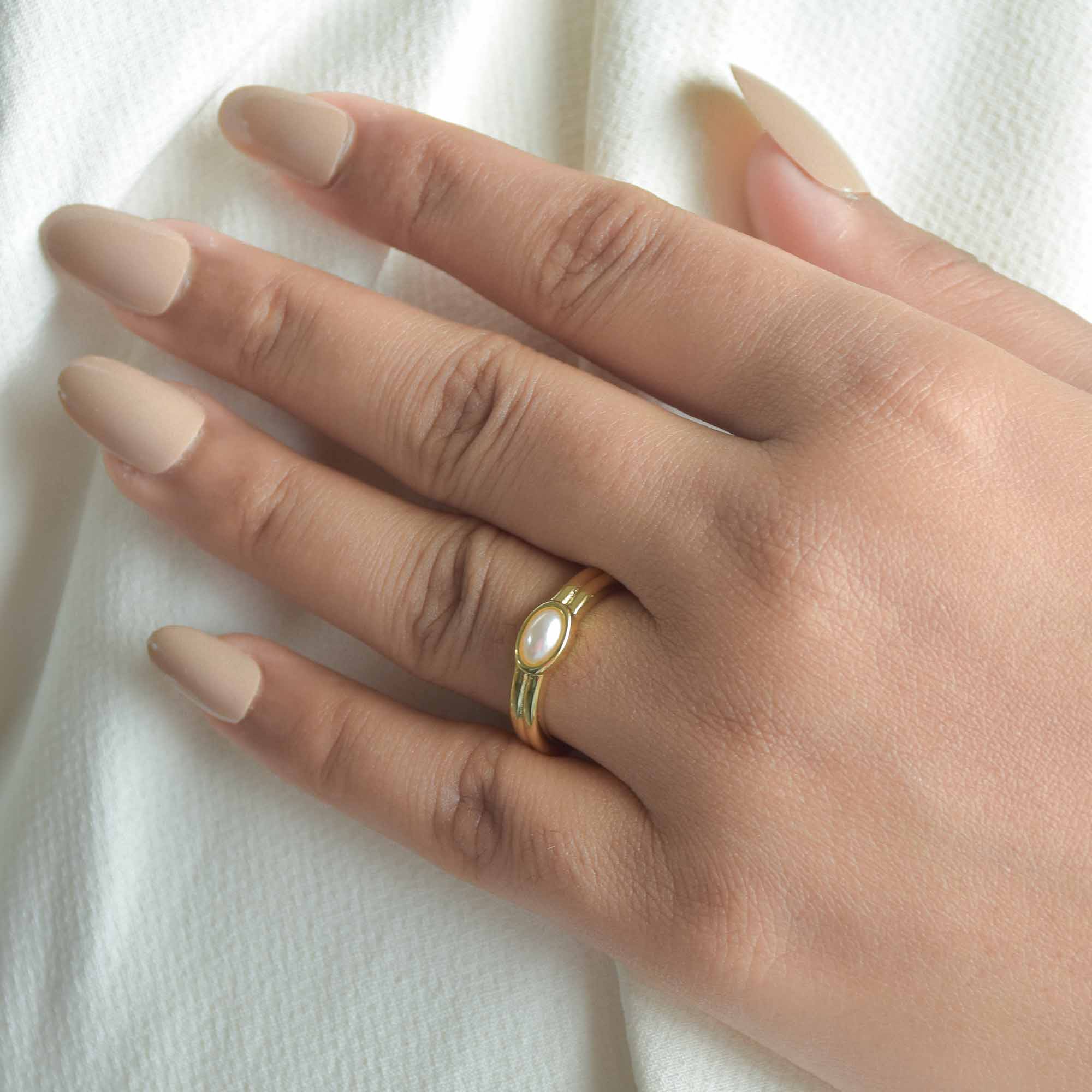 Classic Oval Pearl Ring