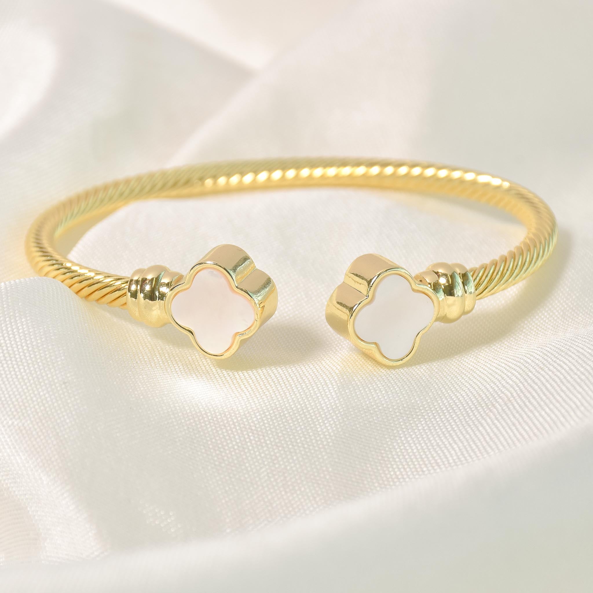 Elegant Clover Bangle