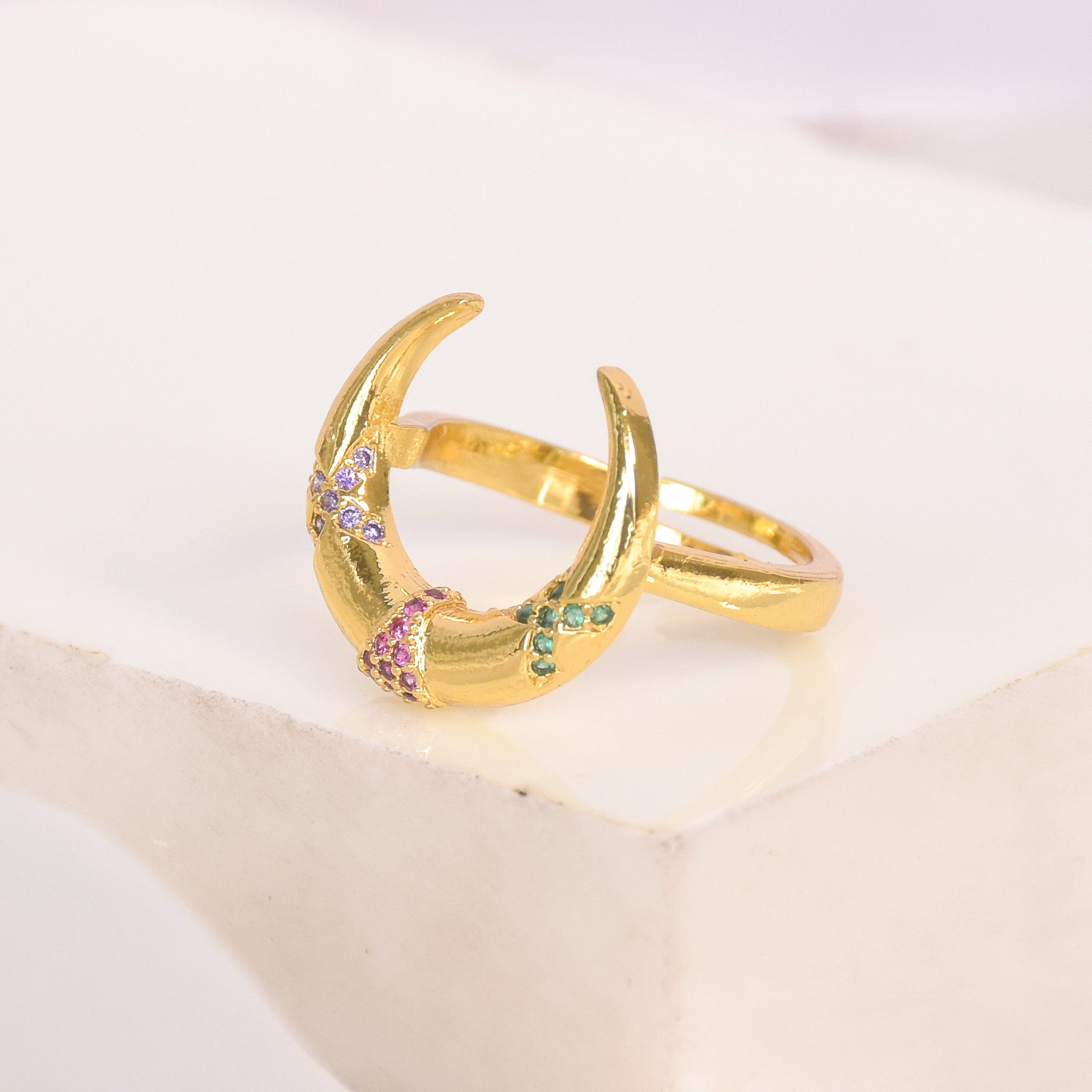 Gleaming Horseshoe Ring