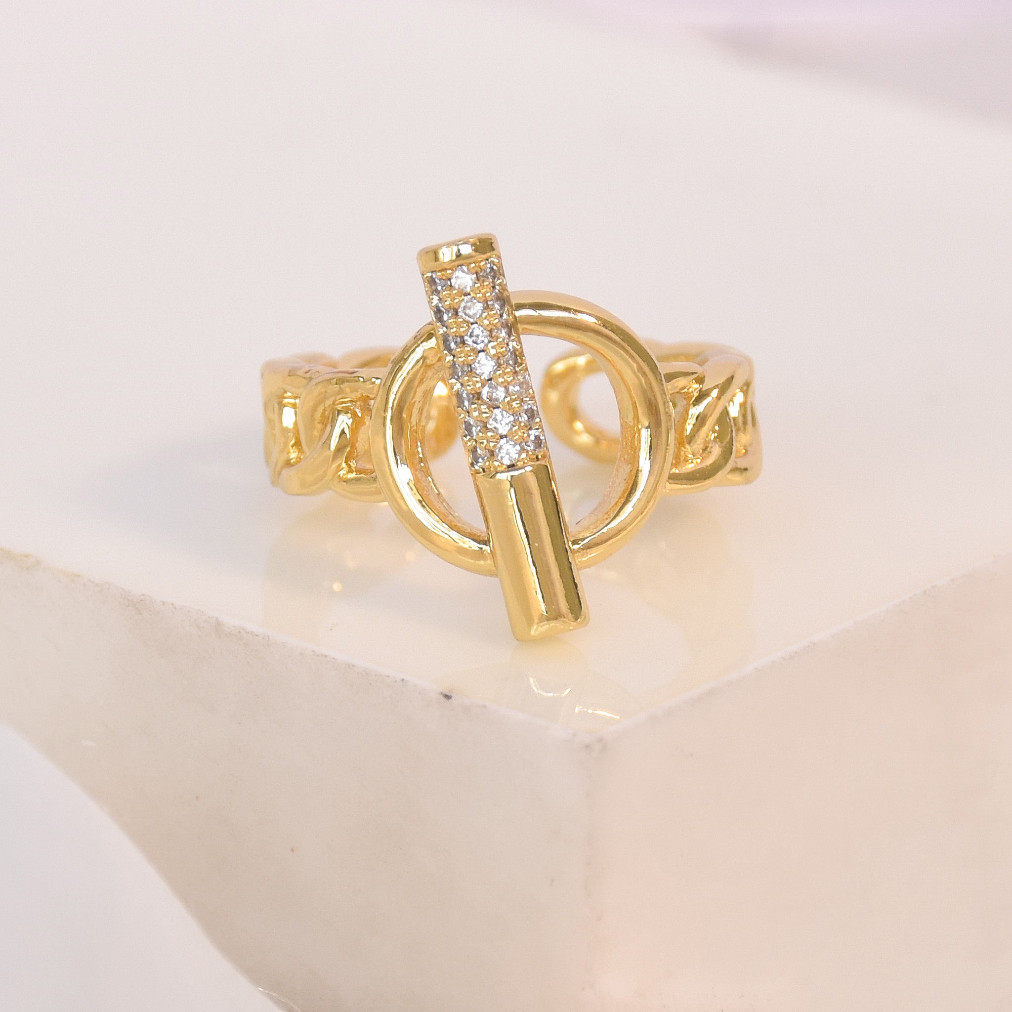 Doggle Clasp Ring