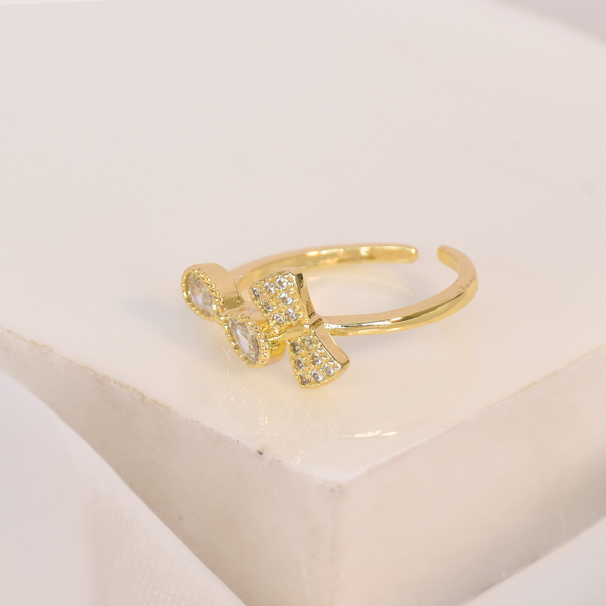 Infinity Bow Gleam Ring