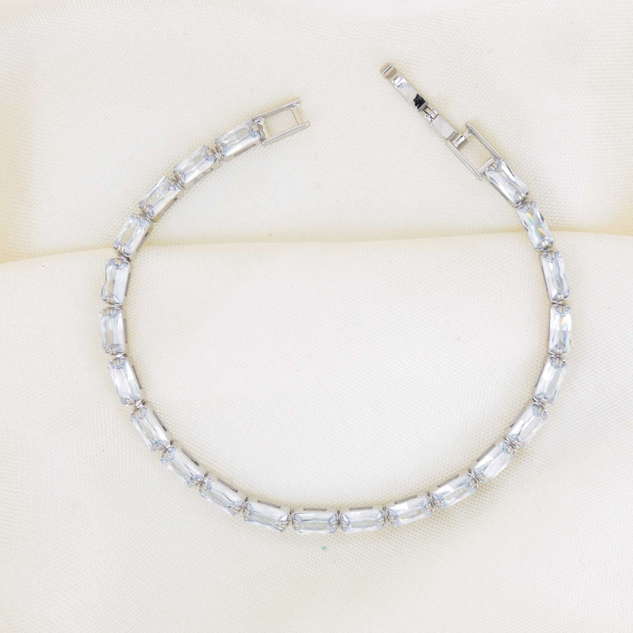 Sleek Stone Tennis Bracelet