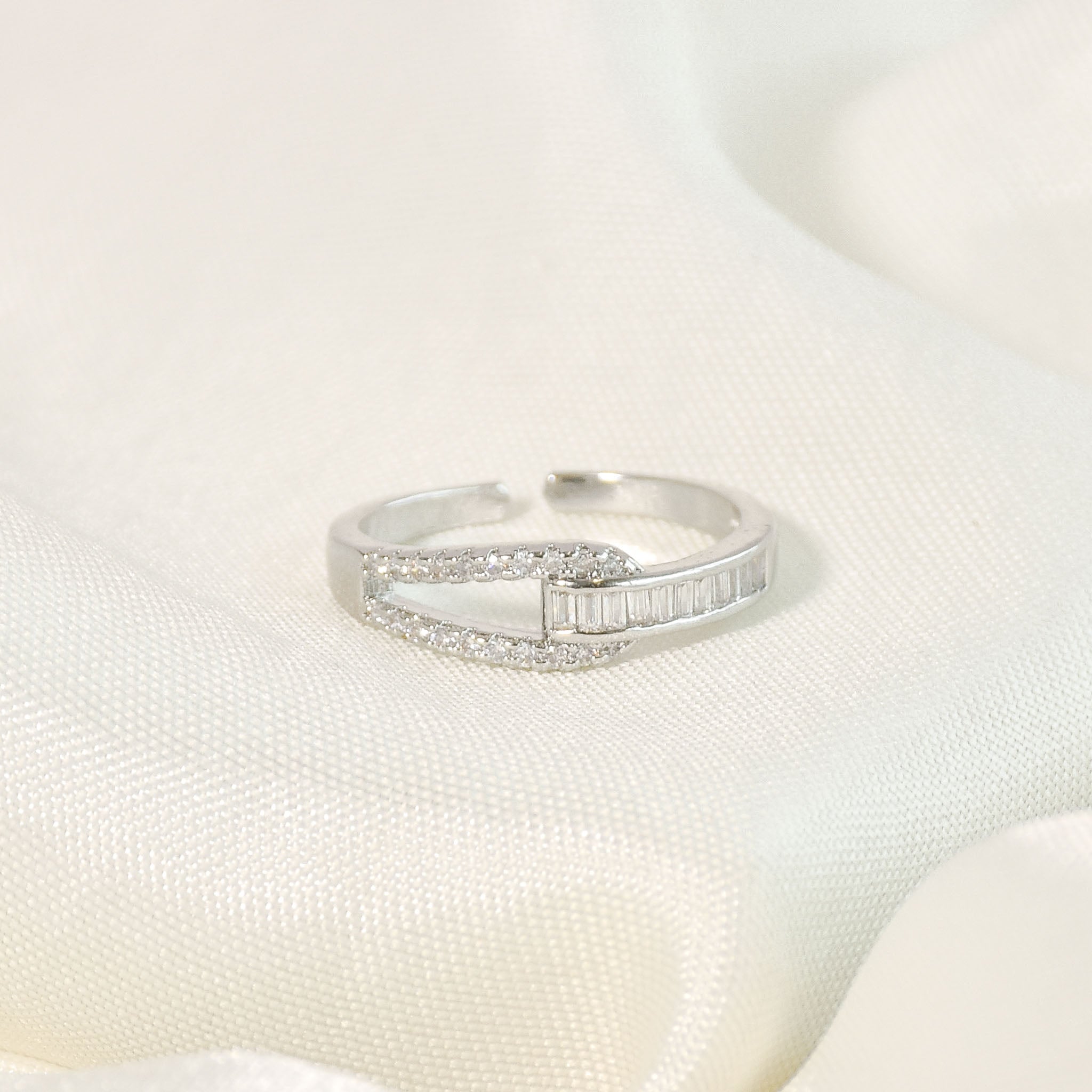 Baguette Interlocked Ring