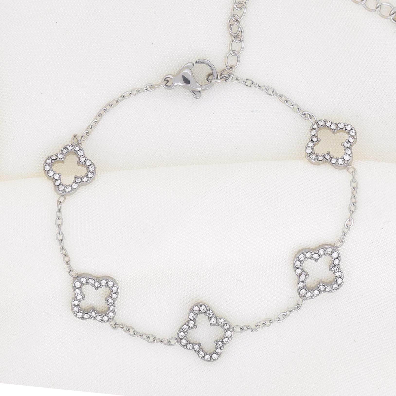 Elegant Clover Charm Bracelet