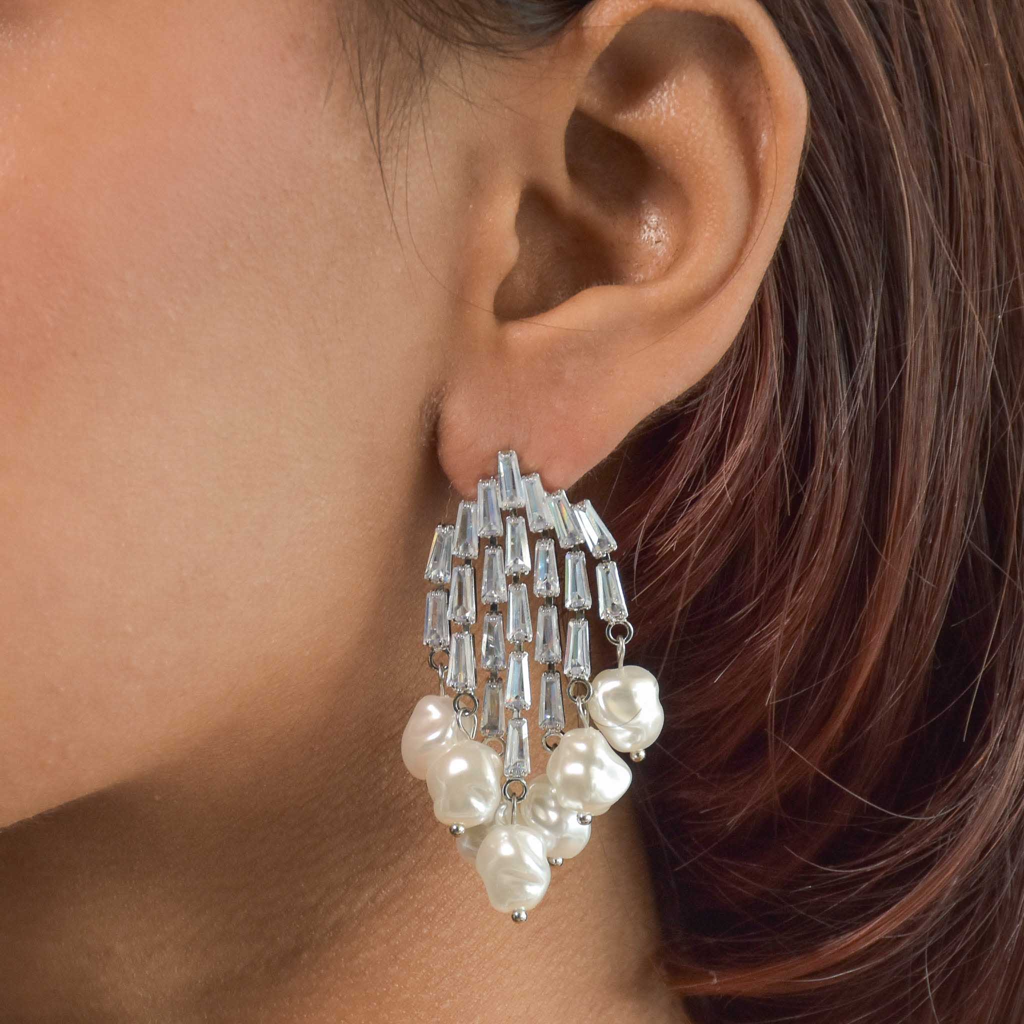 Diamondfall Pearl Earring