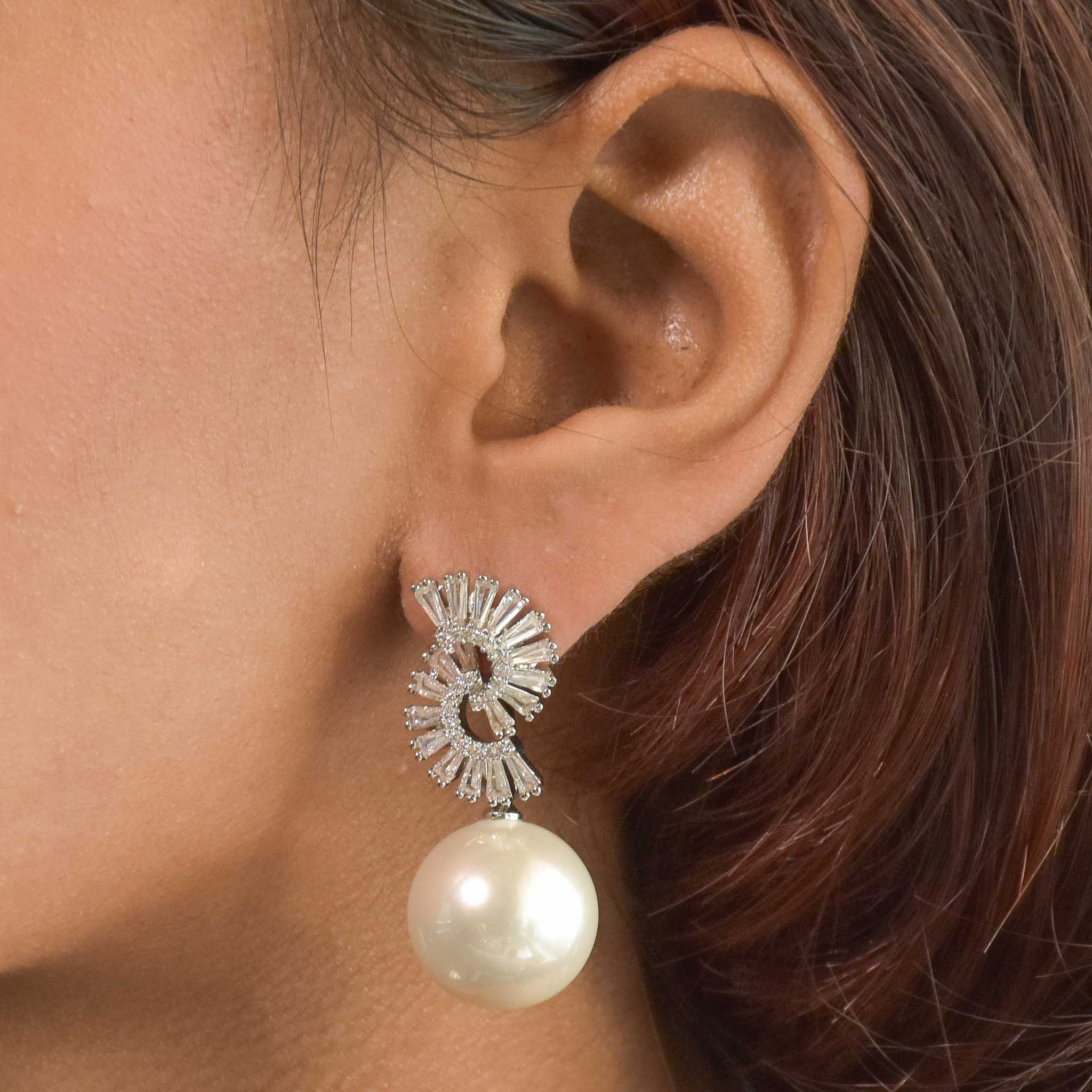 Gleaming Pearl Earrings
