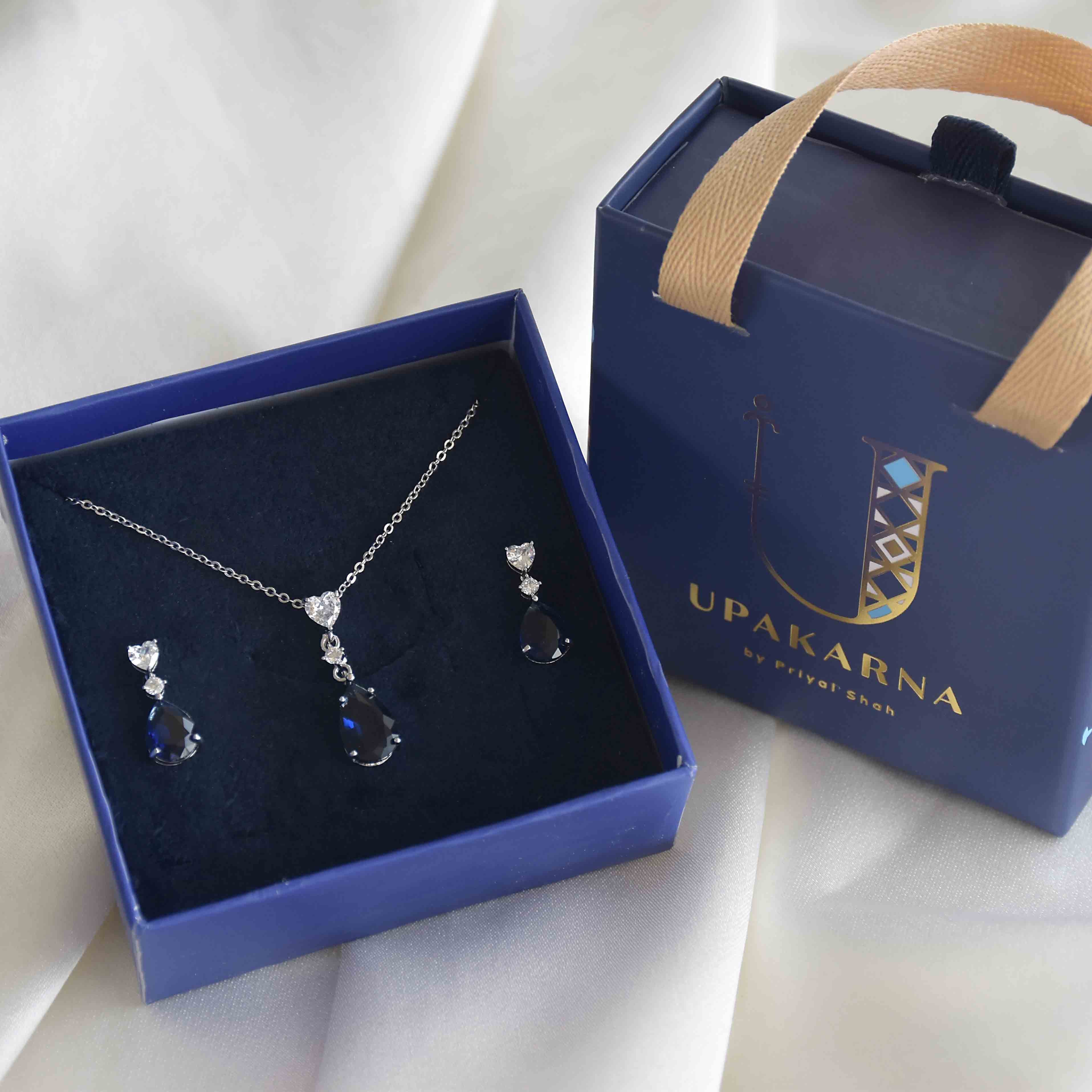 Pear Necklace Gift Set
