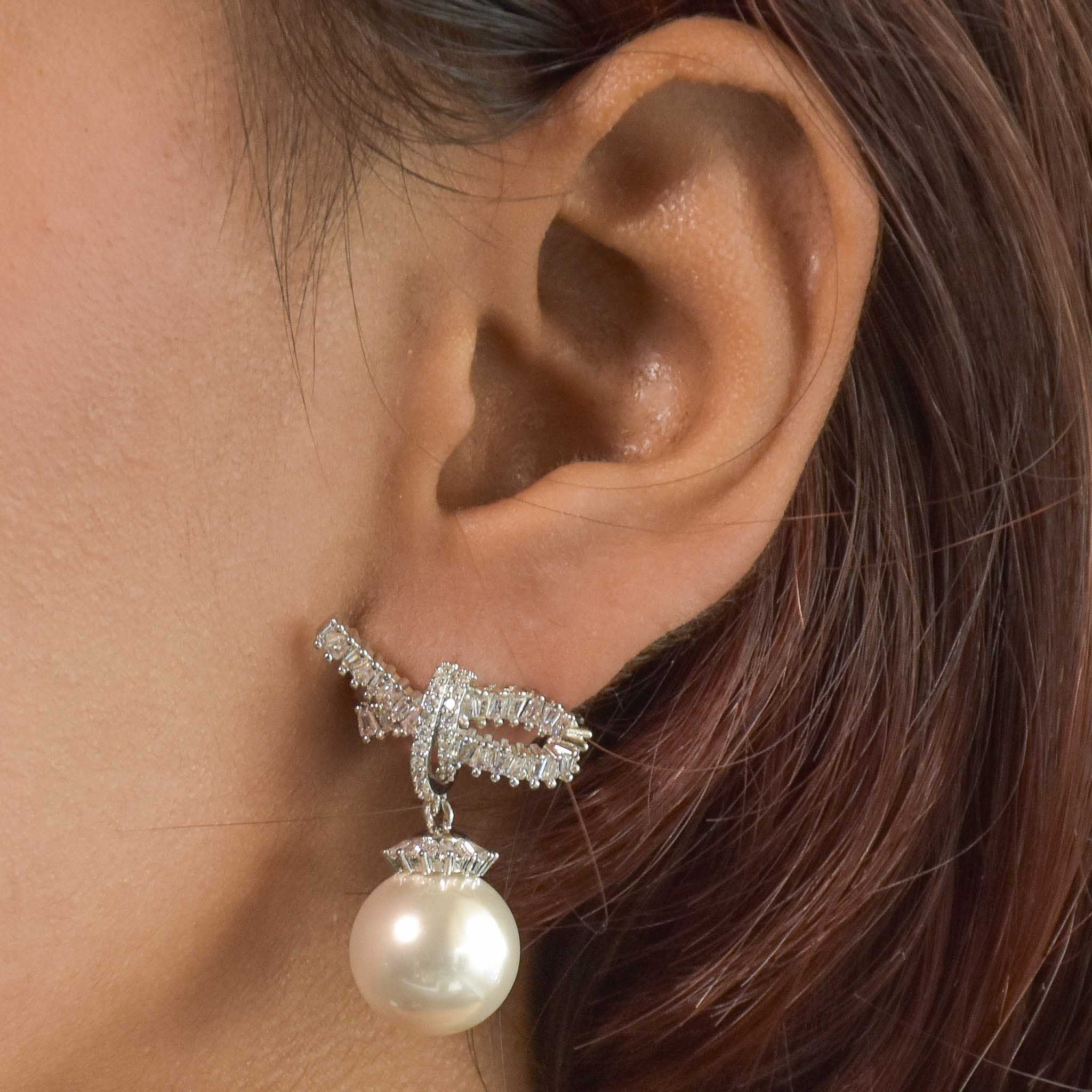 Knot Pearl Earrings