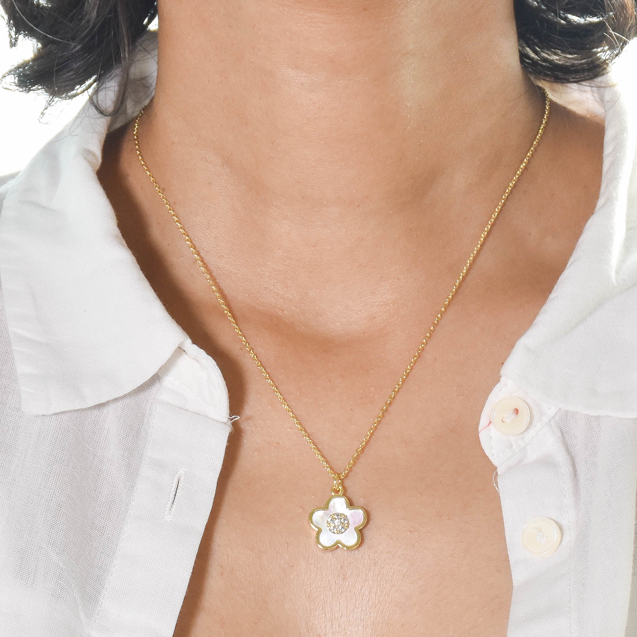 Delicate Daisy Necklace