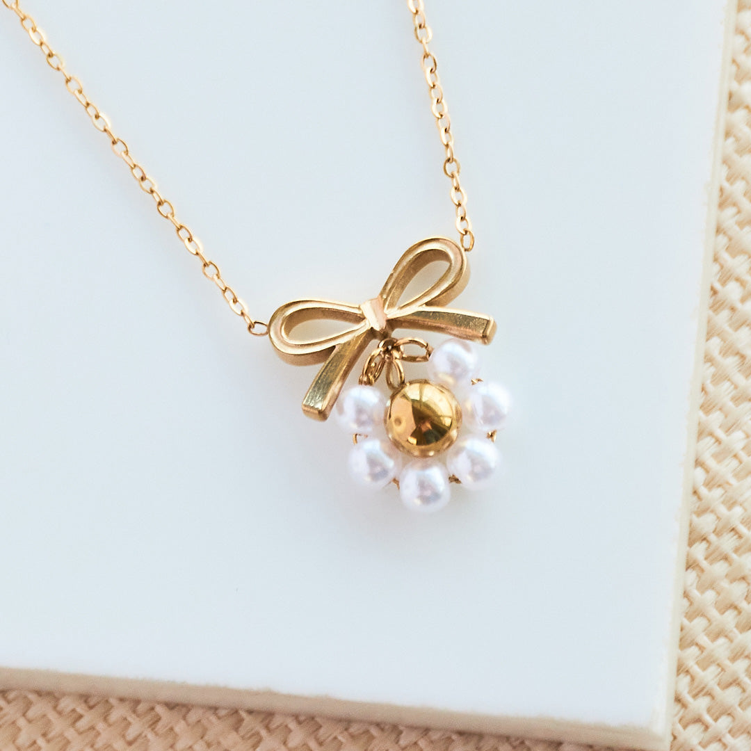 Pearl Bow Charm Necklace Gift Set