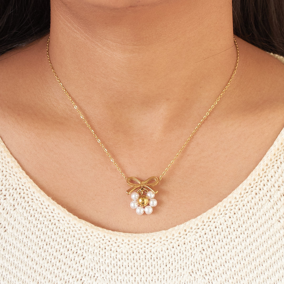 Pearl Bow Charm Necklace Gift Set