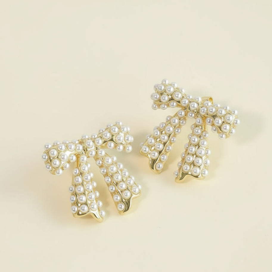 Minimalist Pearl Bow Earring