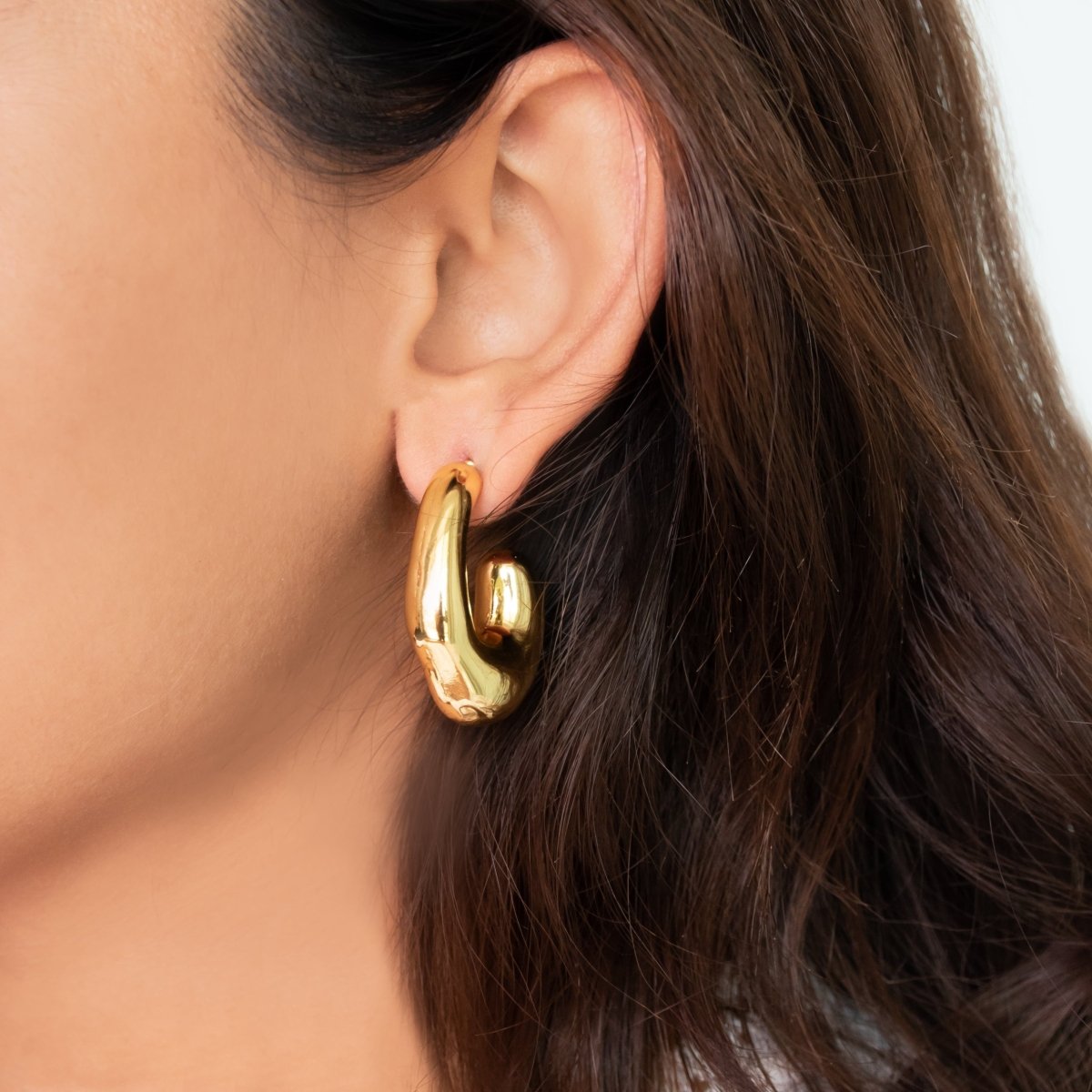 Big Bold U Shaped Earrings - Upakarnaproduct_type
