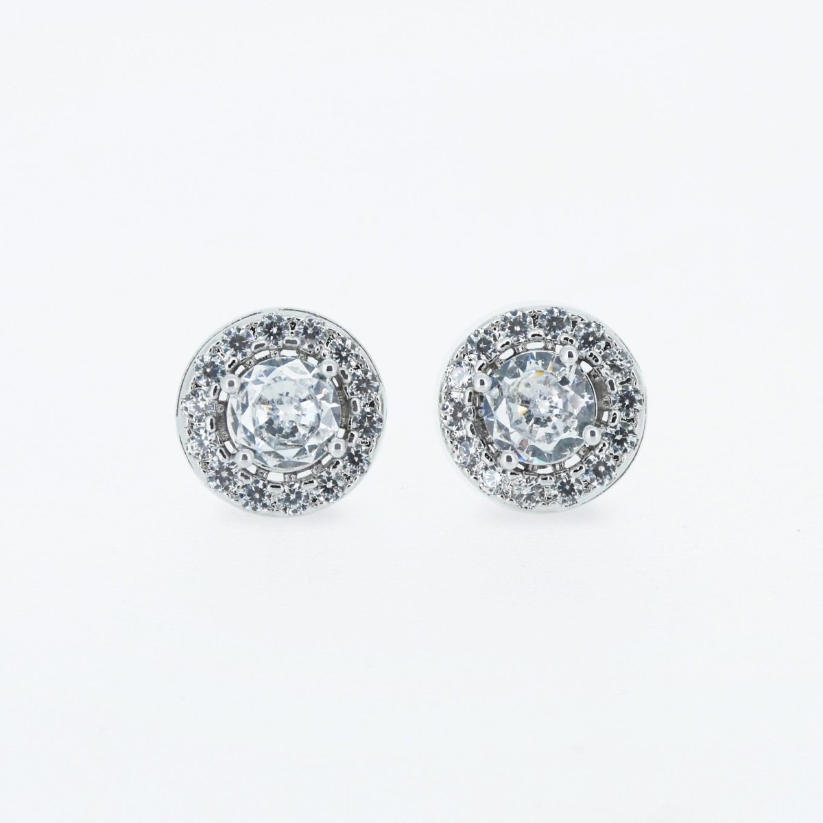 Classic Round Diamond Studs - Upakarnaproduct_type