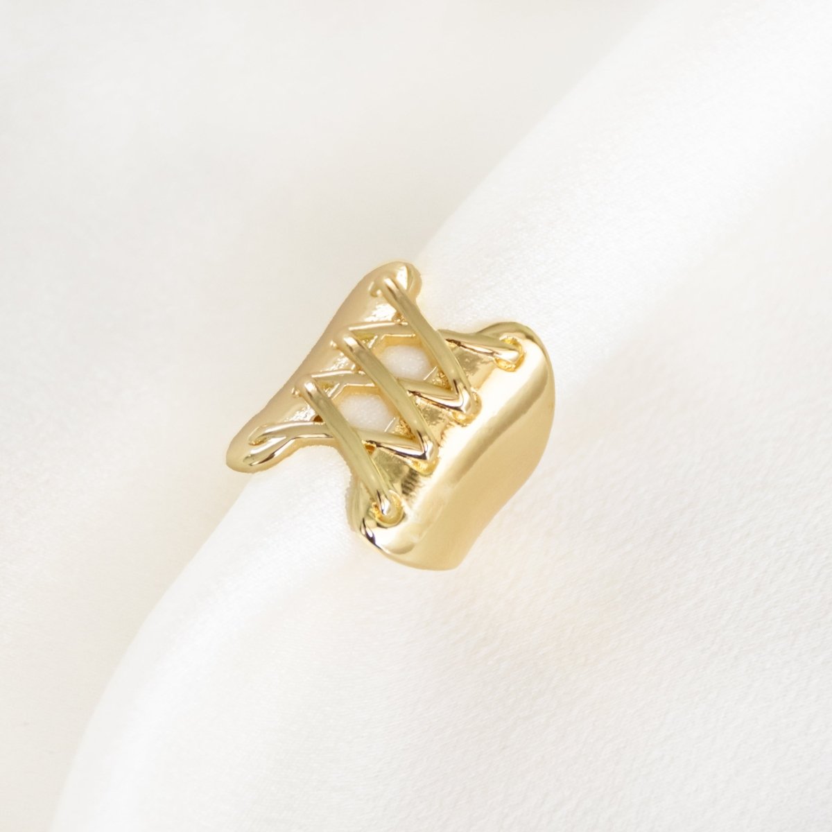 Criss-cross thick ring with a bold layered design and an anti-tarnish gold finish, perfect for everyday wear, statement styling, and modern stacking.