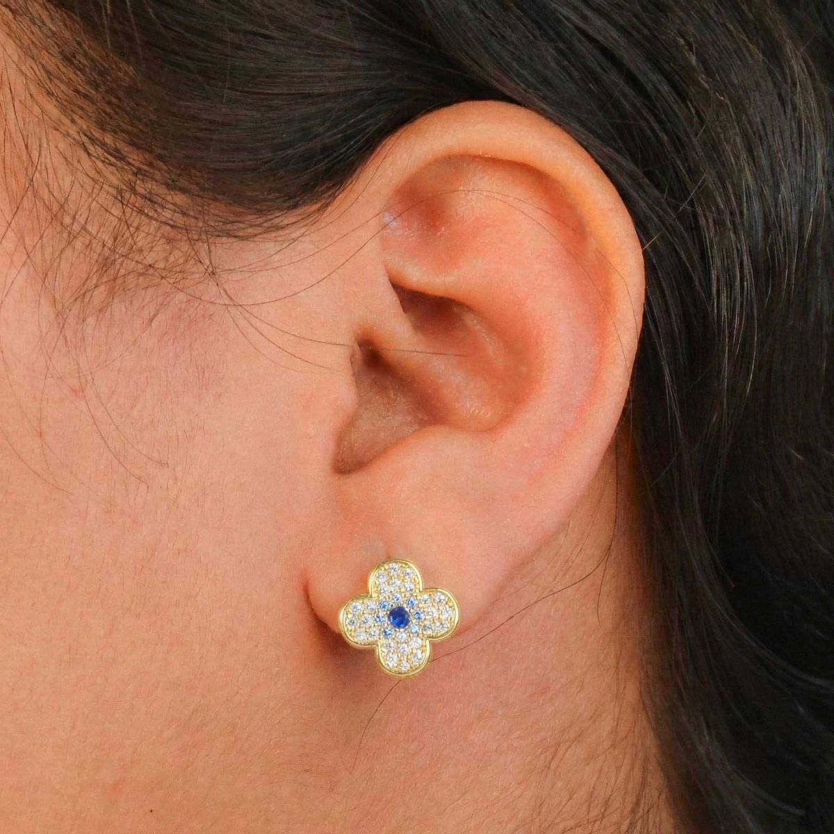 Crystal Clover Stud - Upakarnaproduct_type