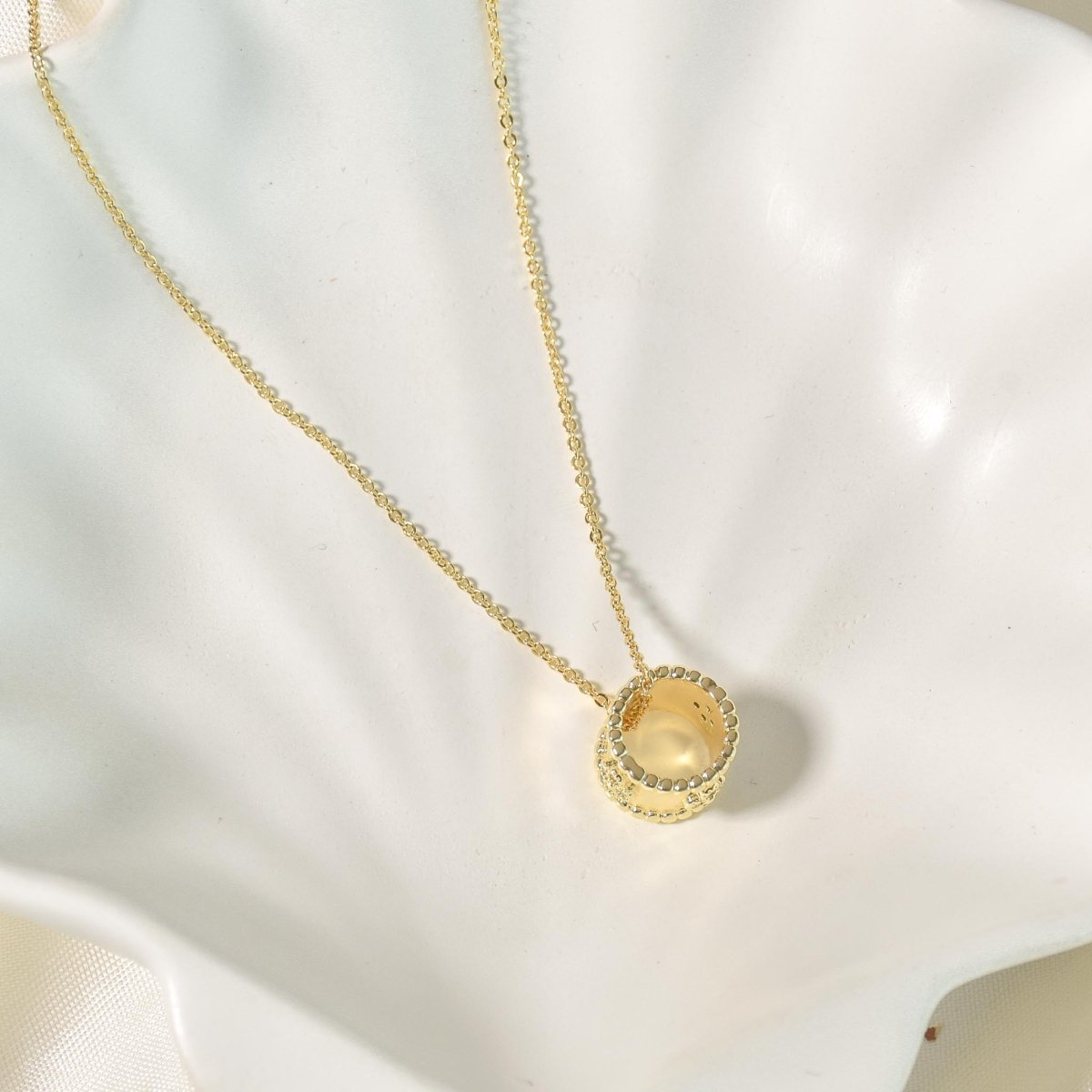 Crystal Cubic Necklace - Upakarnaproduct_type