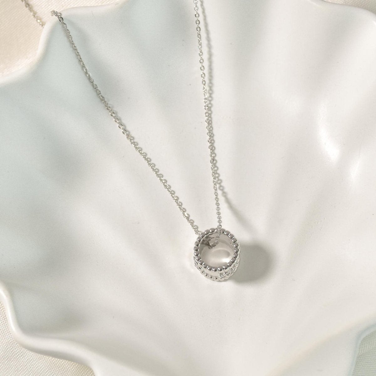 Crystal Cubic Necklace - Upakarnaproduct_type