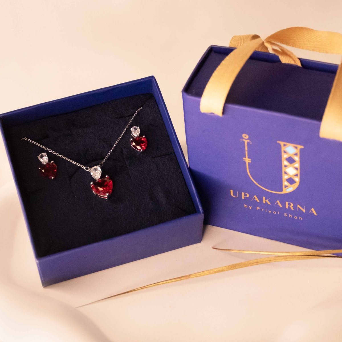 Crystal Heart Necklace Gift Set - Upakarnaproduct_type