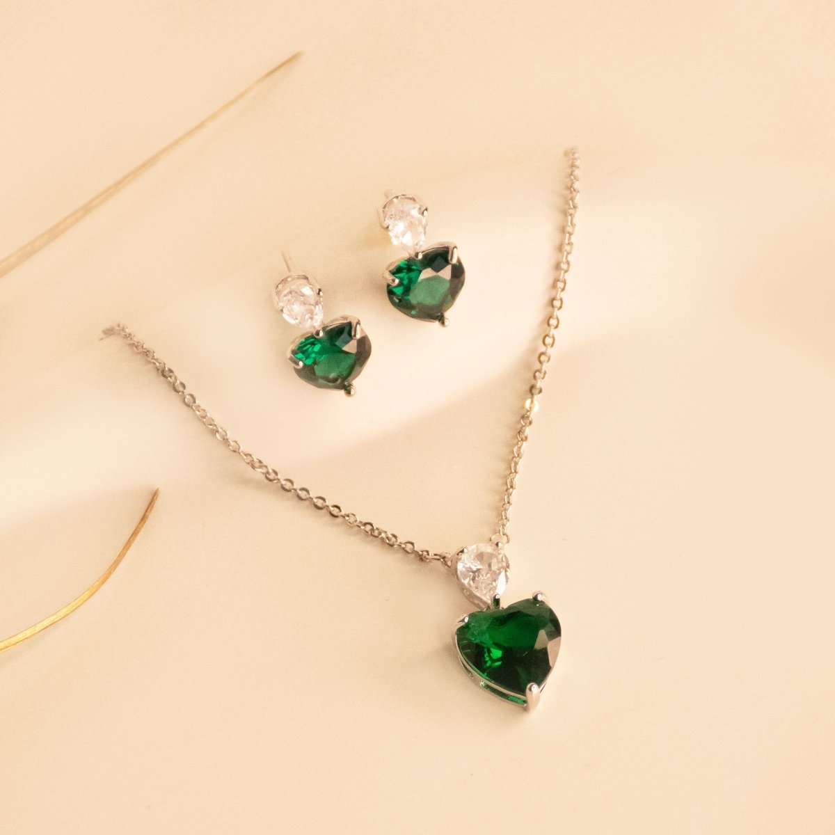 Crystal Heart Necklace Gift Set - Upakarnaproduct_type