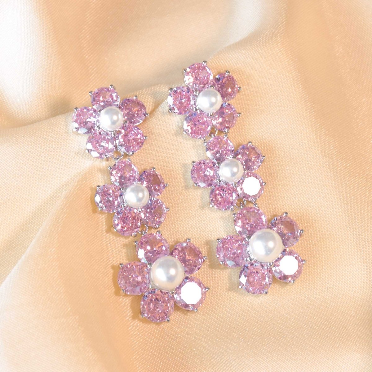 Daisy Drape Earrings - Upakarnaproduct_type