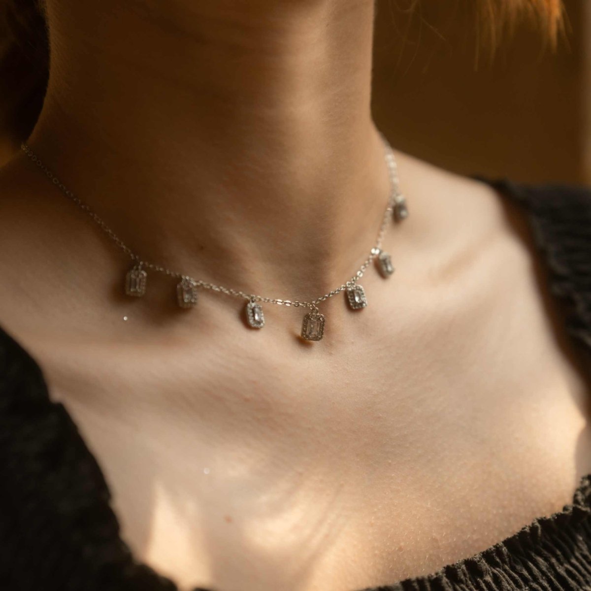 Delicate Rectangular Sleek Choker - Upakarnaproduct_type