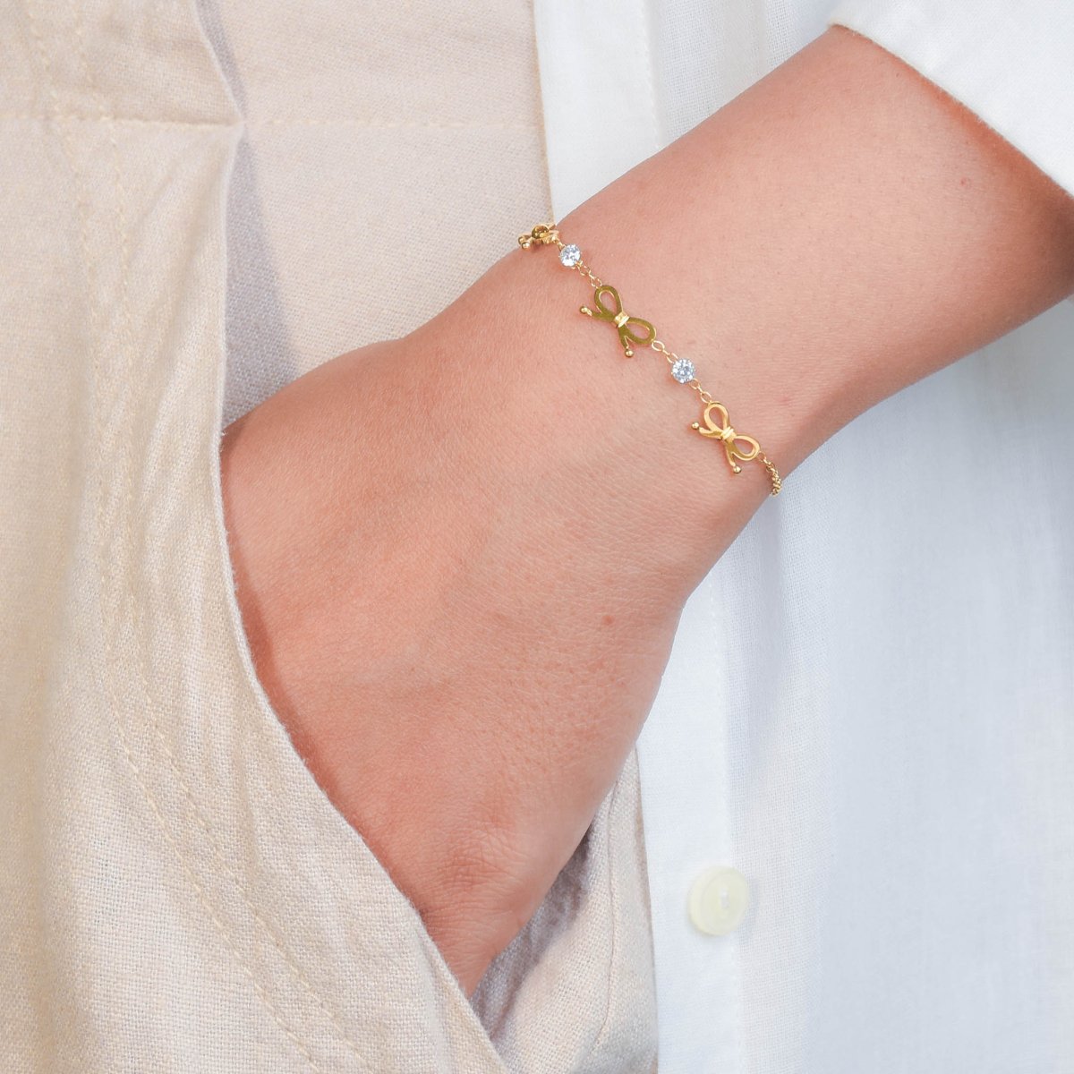 Diamond Bow Bracelet - Upakarnaproduct_type