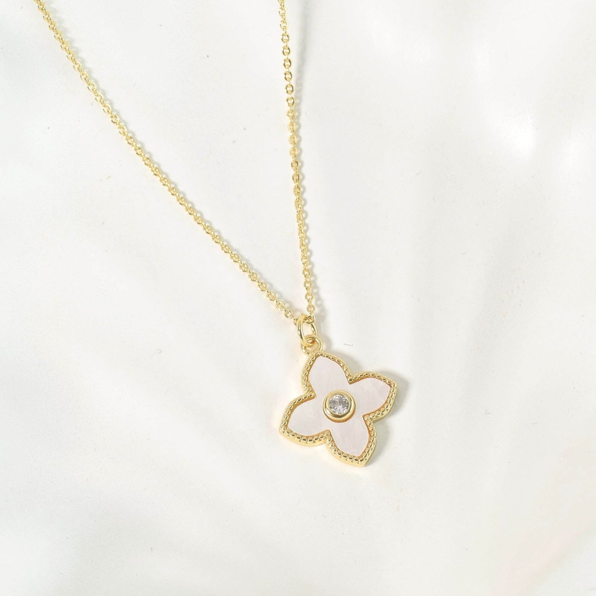 Elegant Floral Necklace - Upakarnaproduct_type