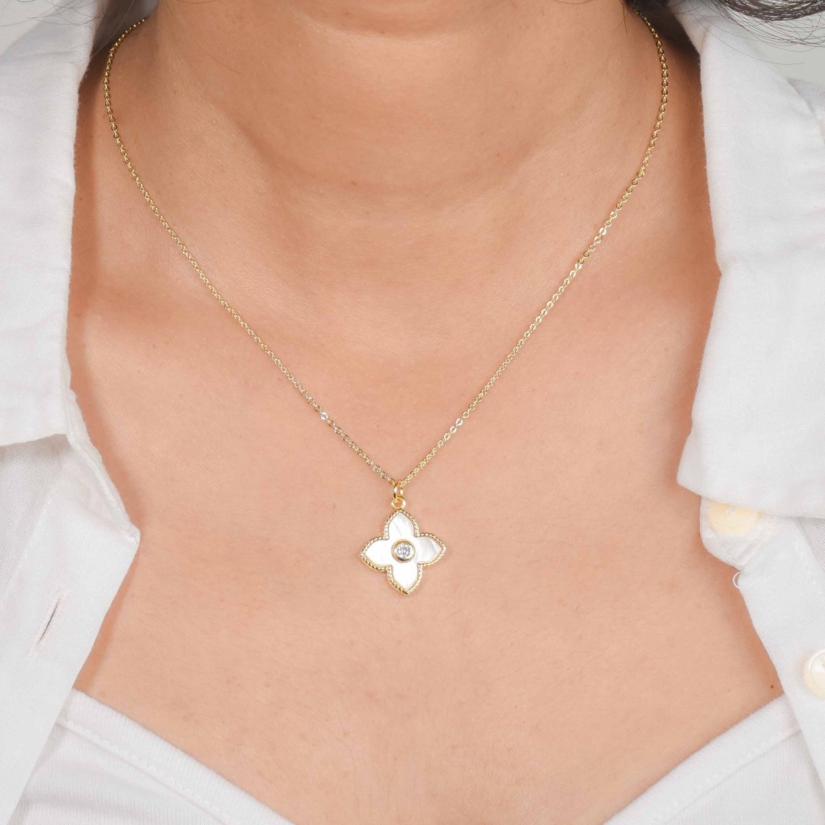 Elegant Floral Necklace - Upakarnaproduct_type