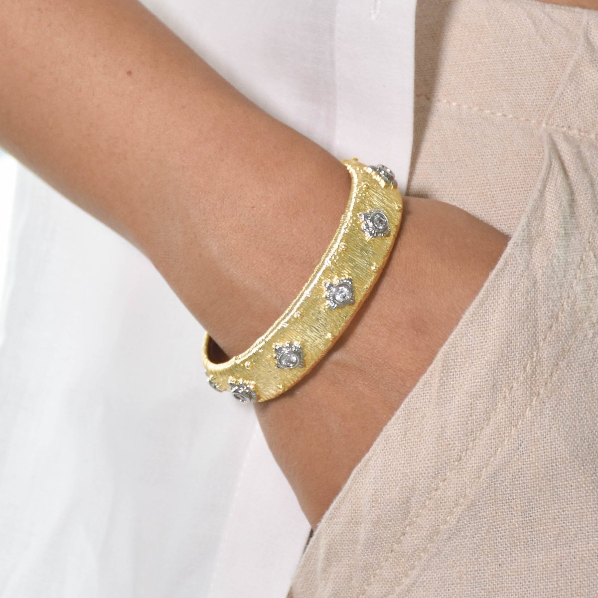 Gilded Texture Cuff Bangle & Ring Set - Upakarnaproduct_type