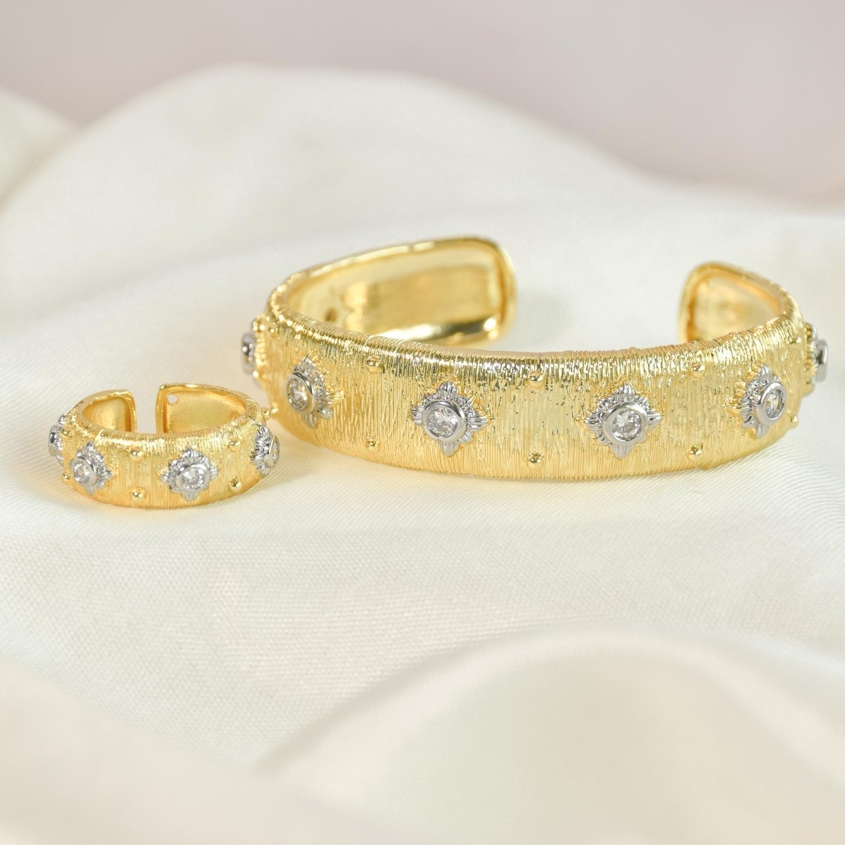 Gilded Texture Cuff Bangle & Ring Set - Upakarnaproduct_type