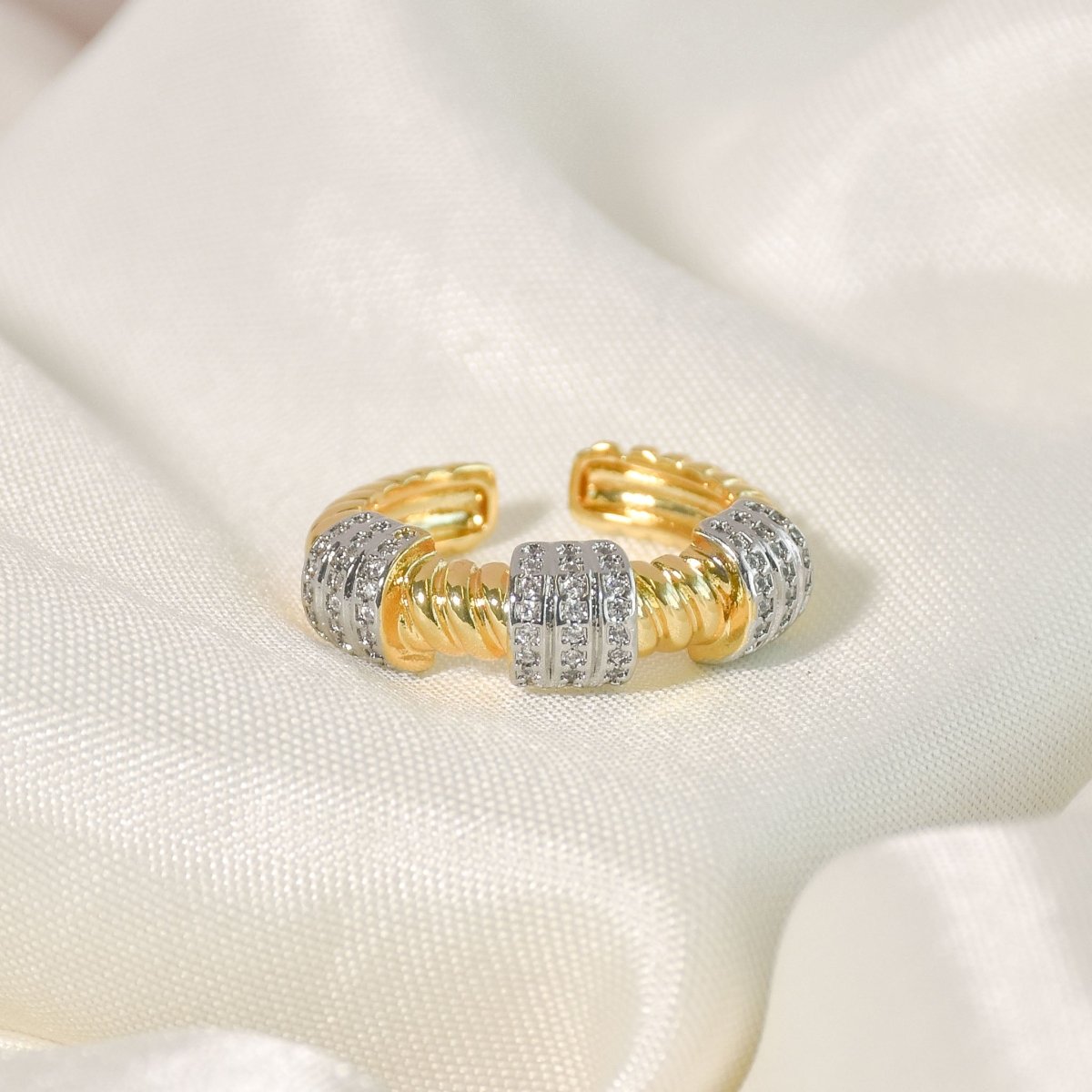 Gilded Twisted Bangle & Ring Set - Upakarnaproduct_type