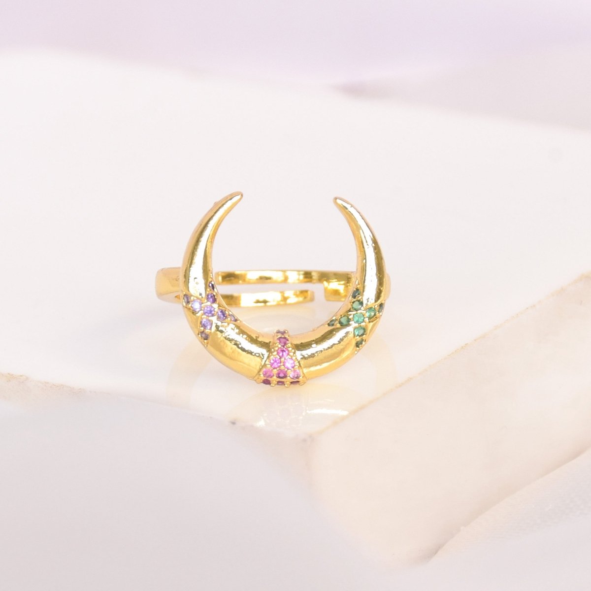 Gleaming Horseshoe Ring - Upakarnaproduct_type