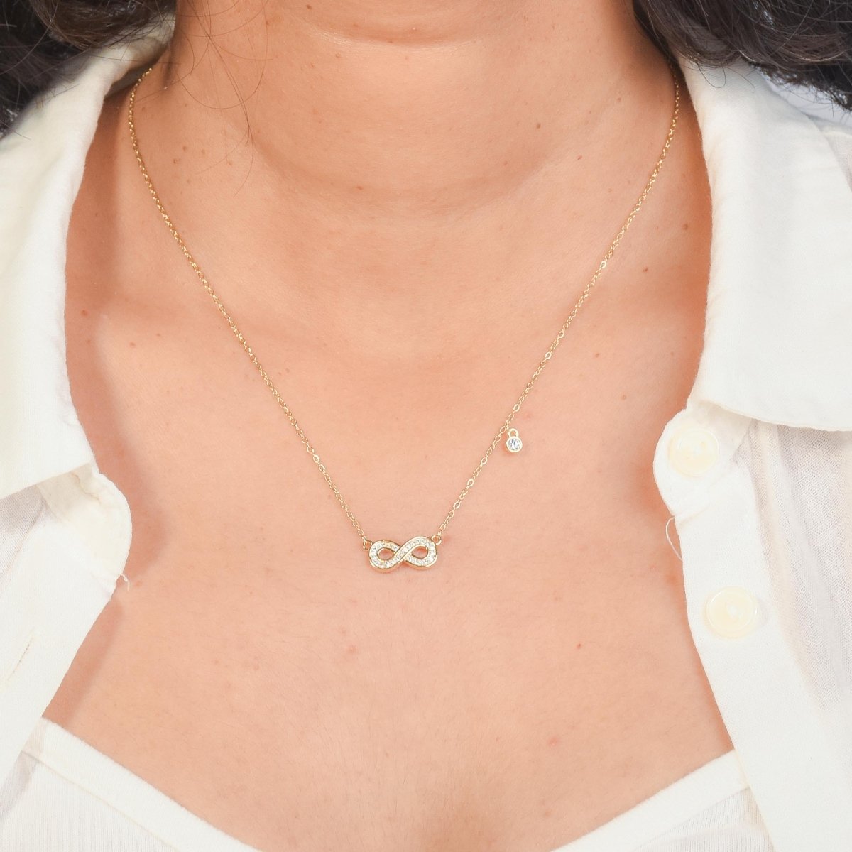 Glittering Infinity Necklace - Upakarnaproduct_type