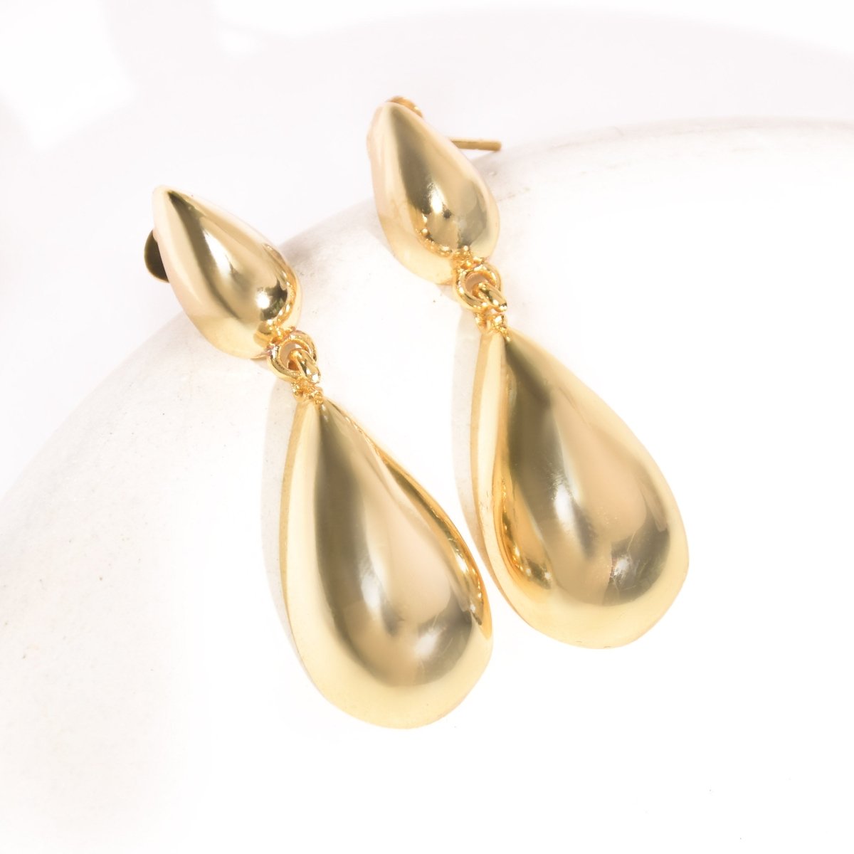 Golden Teardrop Earring - Upakarnaproduct_type