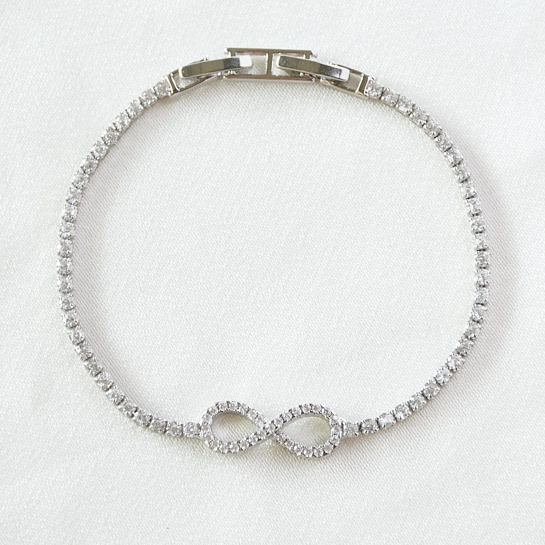 Infinity Diamond Tennis Bracelet - Upakarnaproduct_type