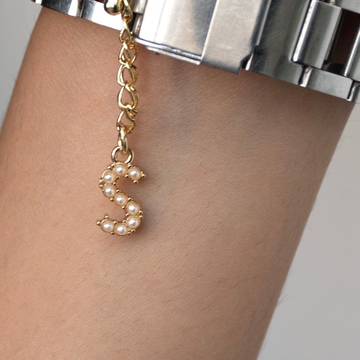 Initial Pearl Watch Charm - Upakarnaproduct_type