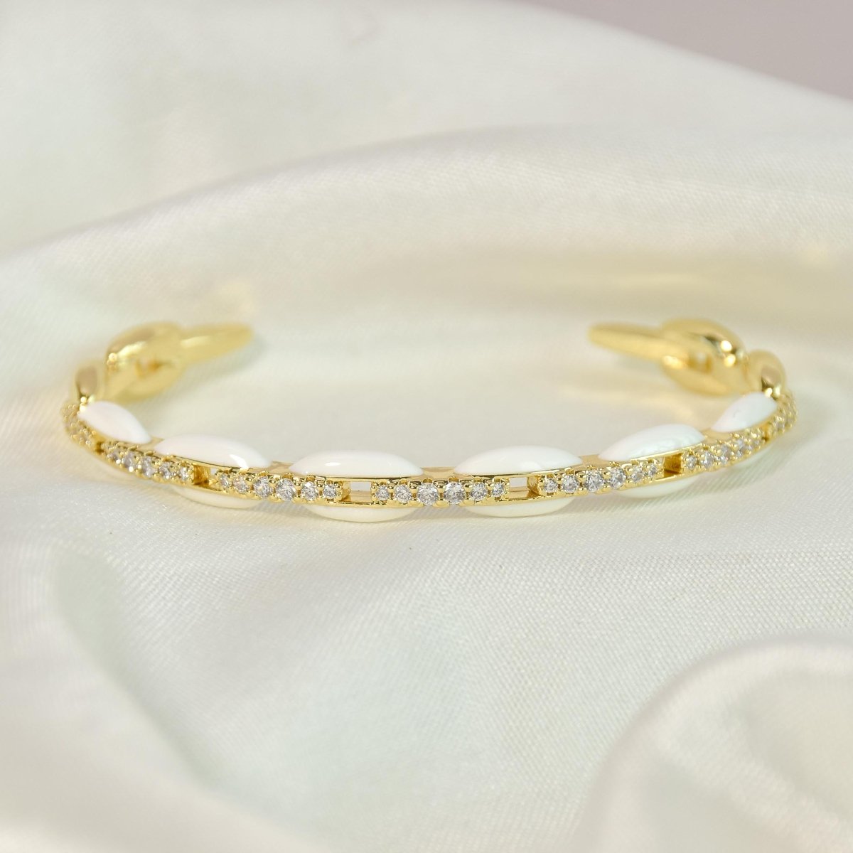 Interlinked Rhinestone Bangle - Upakarnaproduct_type