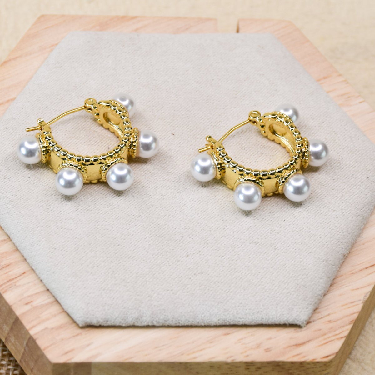 Mother Of Pearl Buttons Hoops - Upakarnaproduct_type