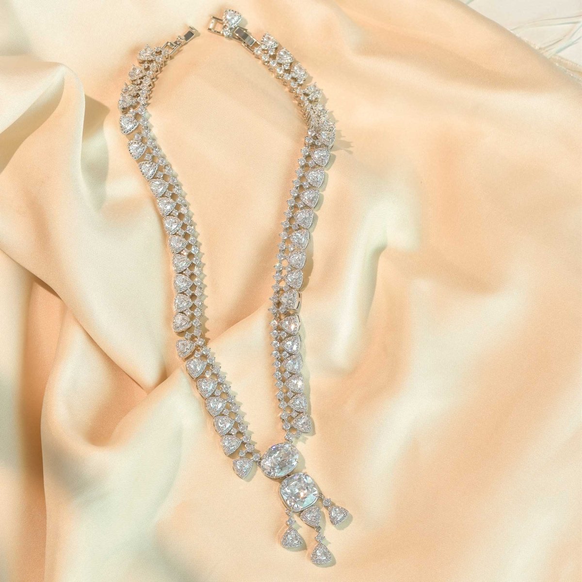 Royal Essence Necklace Set - Upakarnaproduct_type